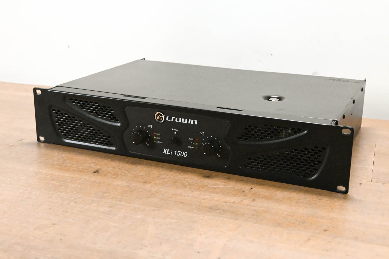 Crown XLi 1500 2-Channel, 450W @ 4Ω Power Amplifier CG013C0