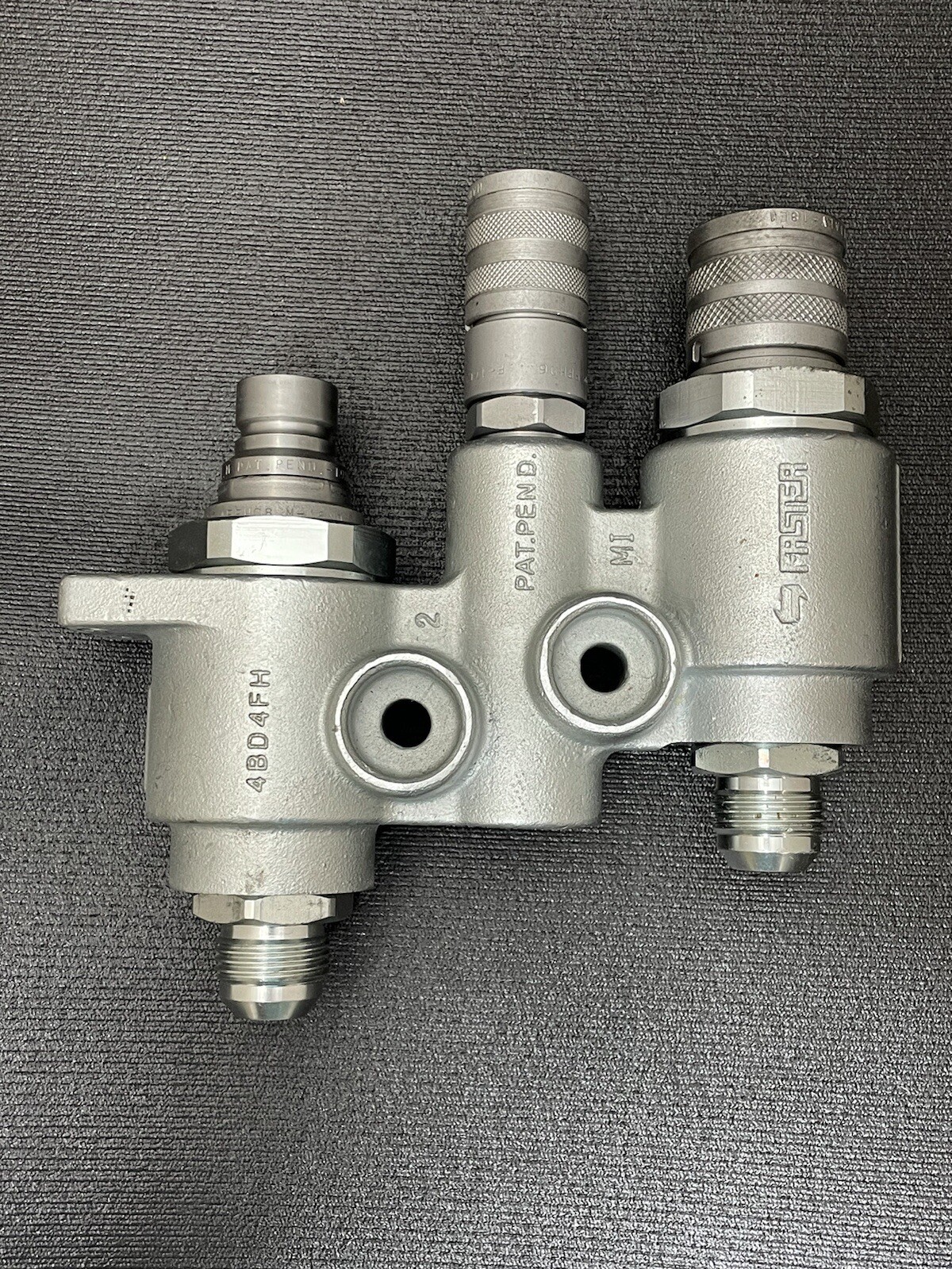Compatible with Case # 47396759 Faster 4BD4FH Hydraulic flat face Manifold Valve