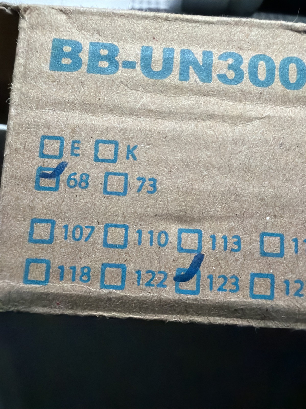 Shimano BB-UN300 bottom bracket British thread, 73 - 122.5 mm (LL123)