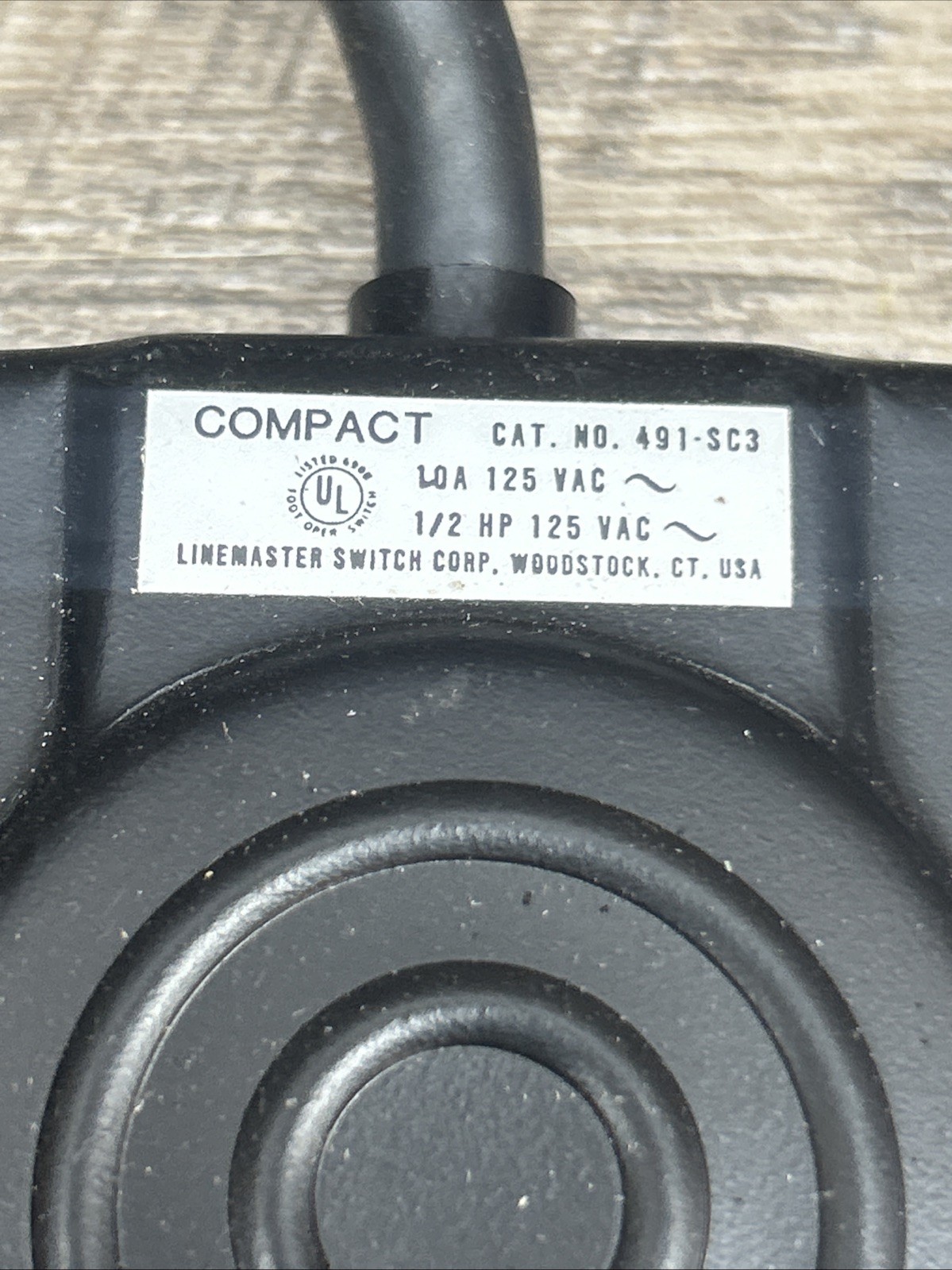 491-SC3 LINEMASTER - Compact Foot Switch, Electrical Single Pedal Momentary