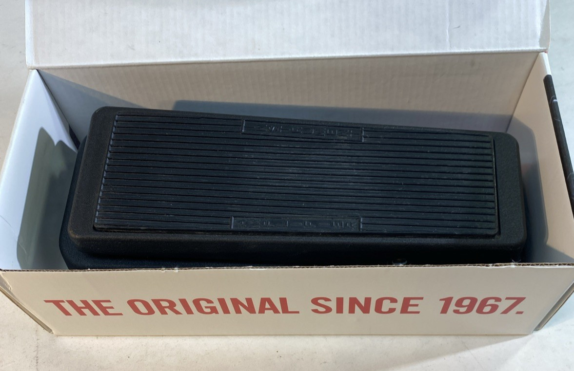 Dunlop GCB95 Cry Baby Wah Guitar Effects Pedal OPEN BOX