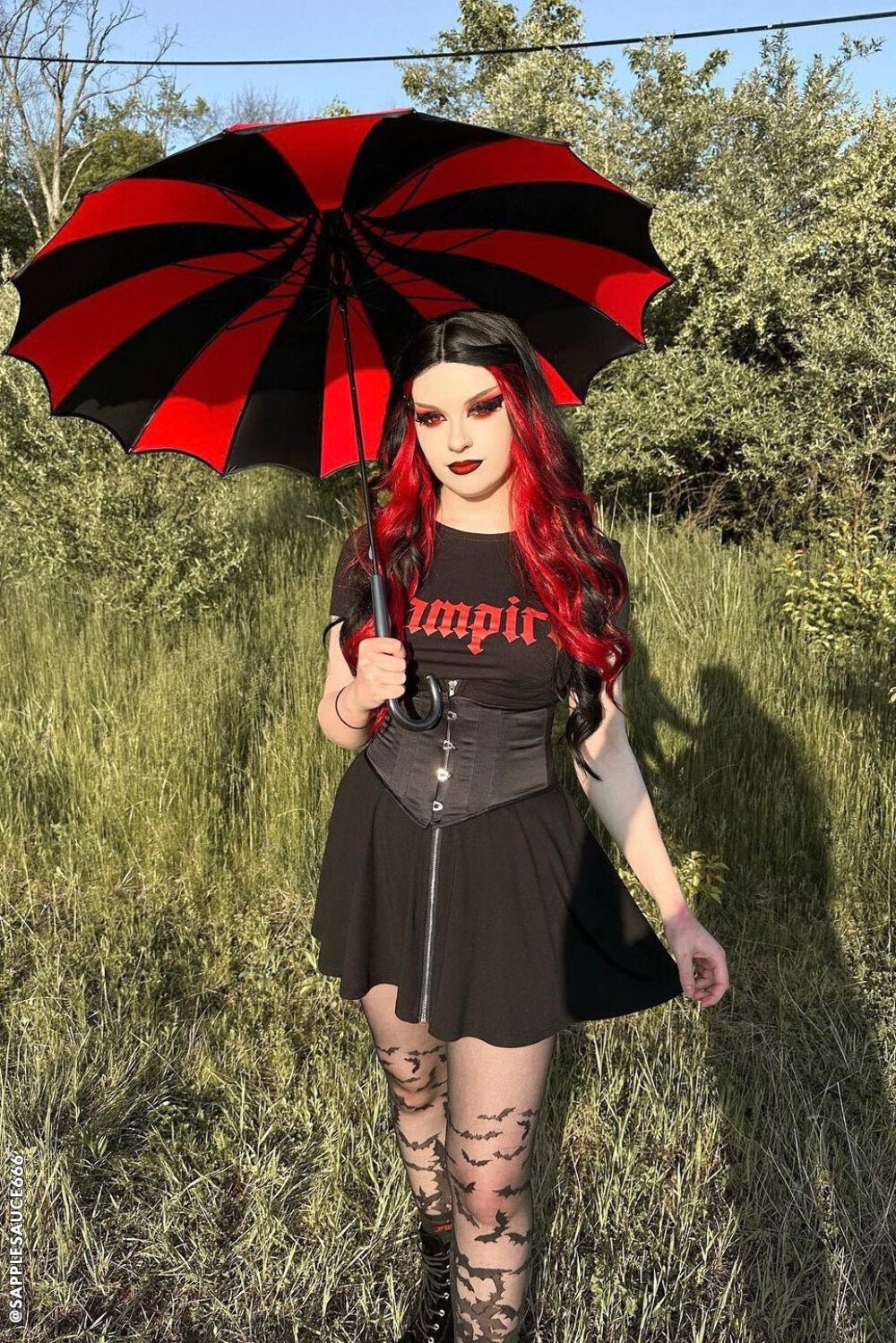 Batwing Pagoda Umbrella [BLACK/RED STRIPED] Goth Emo Fancy