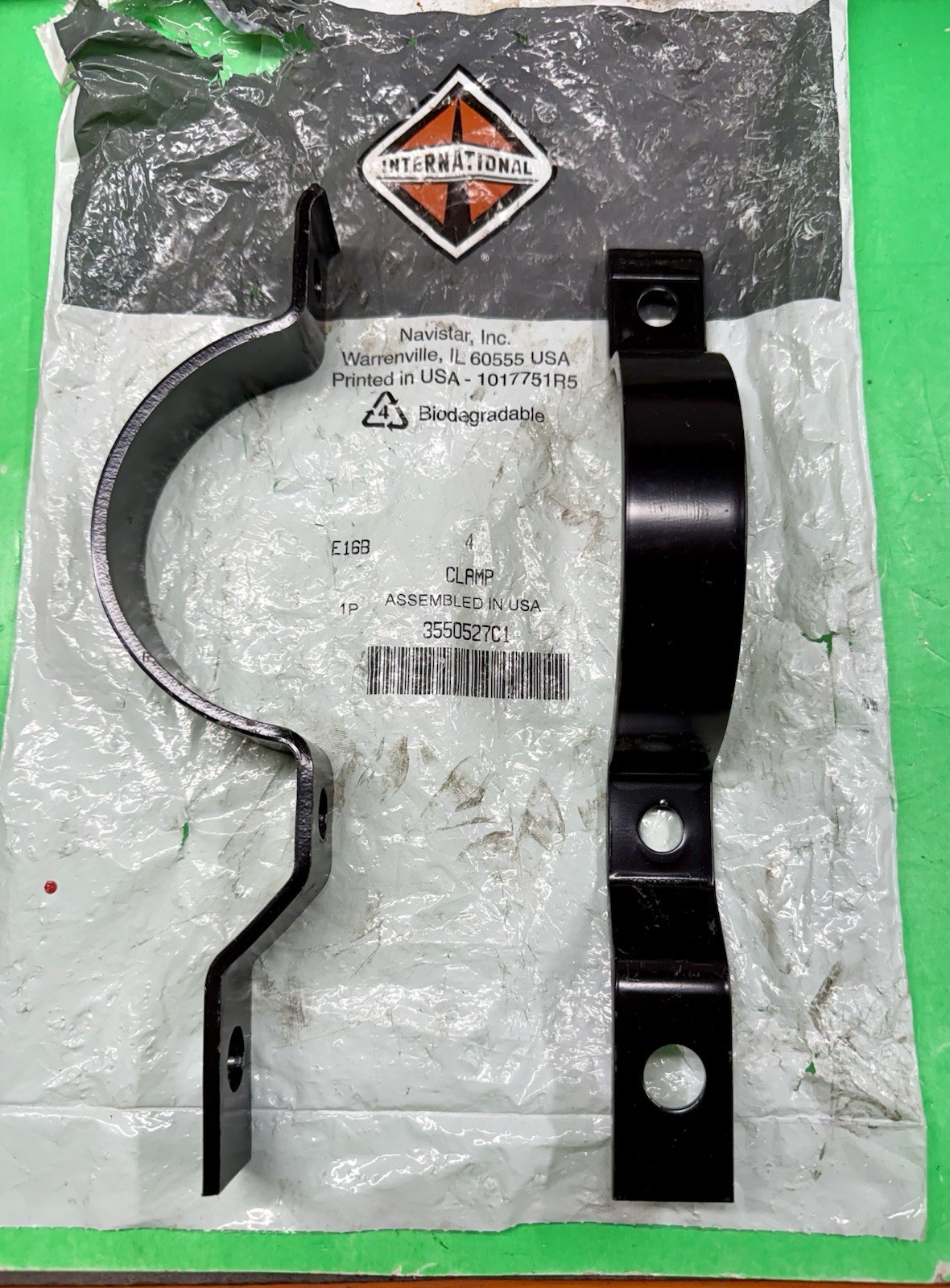 NEW OEM INTERNATIONAL 3550527C1 EXHAUST PIPE CLAMP ⚡LOT OF 2⚡SHIPS FREE⚡
