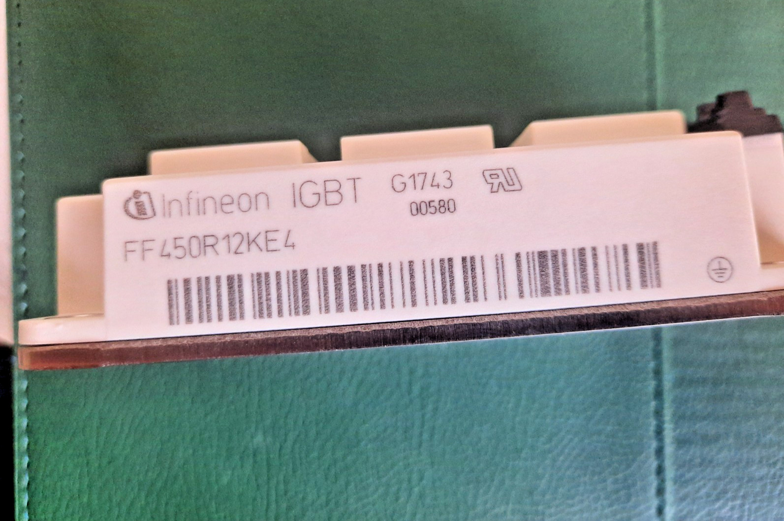 1 PCS FF450R12KE4  INFINEON IGBT 1200V 520A 2400W C Series Module with Trench