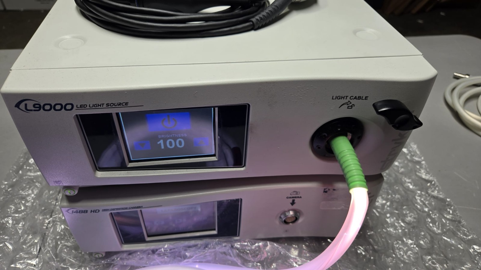 STRYKER 1488 CAMERA CONSOLE AND L900 LIGHT SOURCE WITH FOC