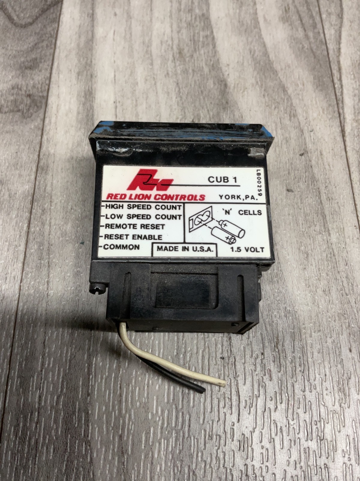 Red Lion Controls CUB10000, CUB 1, 6-Digit Counter #117N76