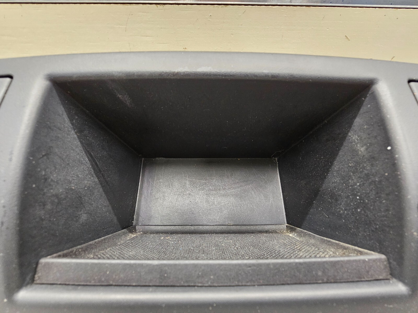 99-04 GRAND CHEROKEE Dash Bezel Lower ASHTRAY Coin Tray Heated Seat switch BLACK
