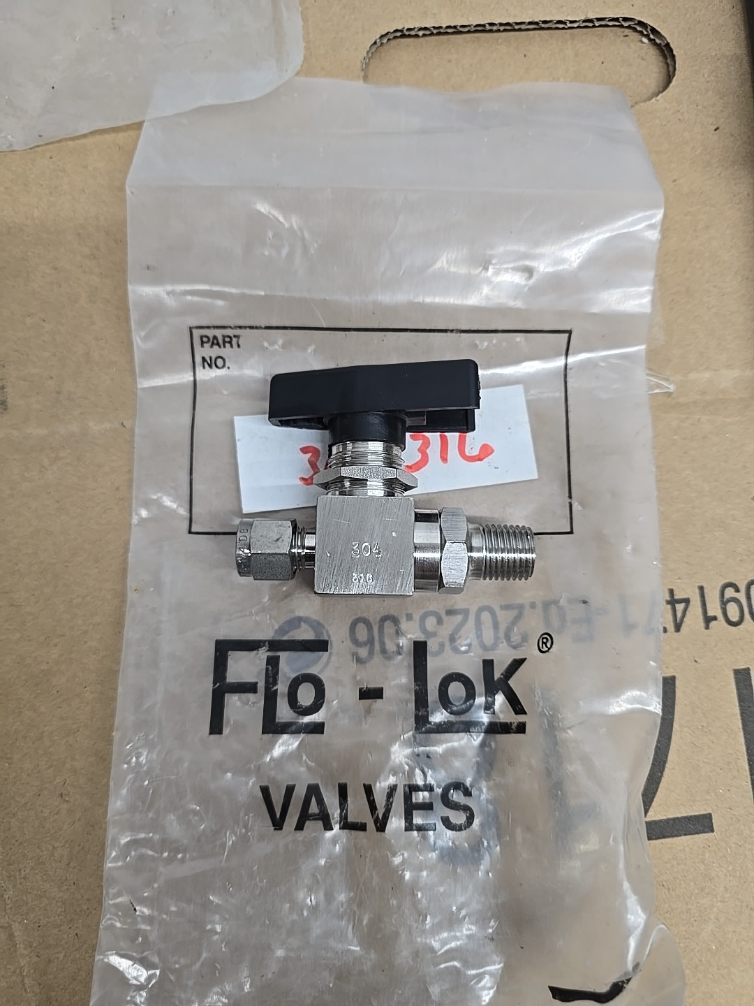 304 316 Flo Lok 1/4 Tube To 1/4 NPT Pipe valve stainless SS 1/4 Turn