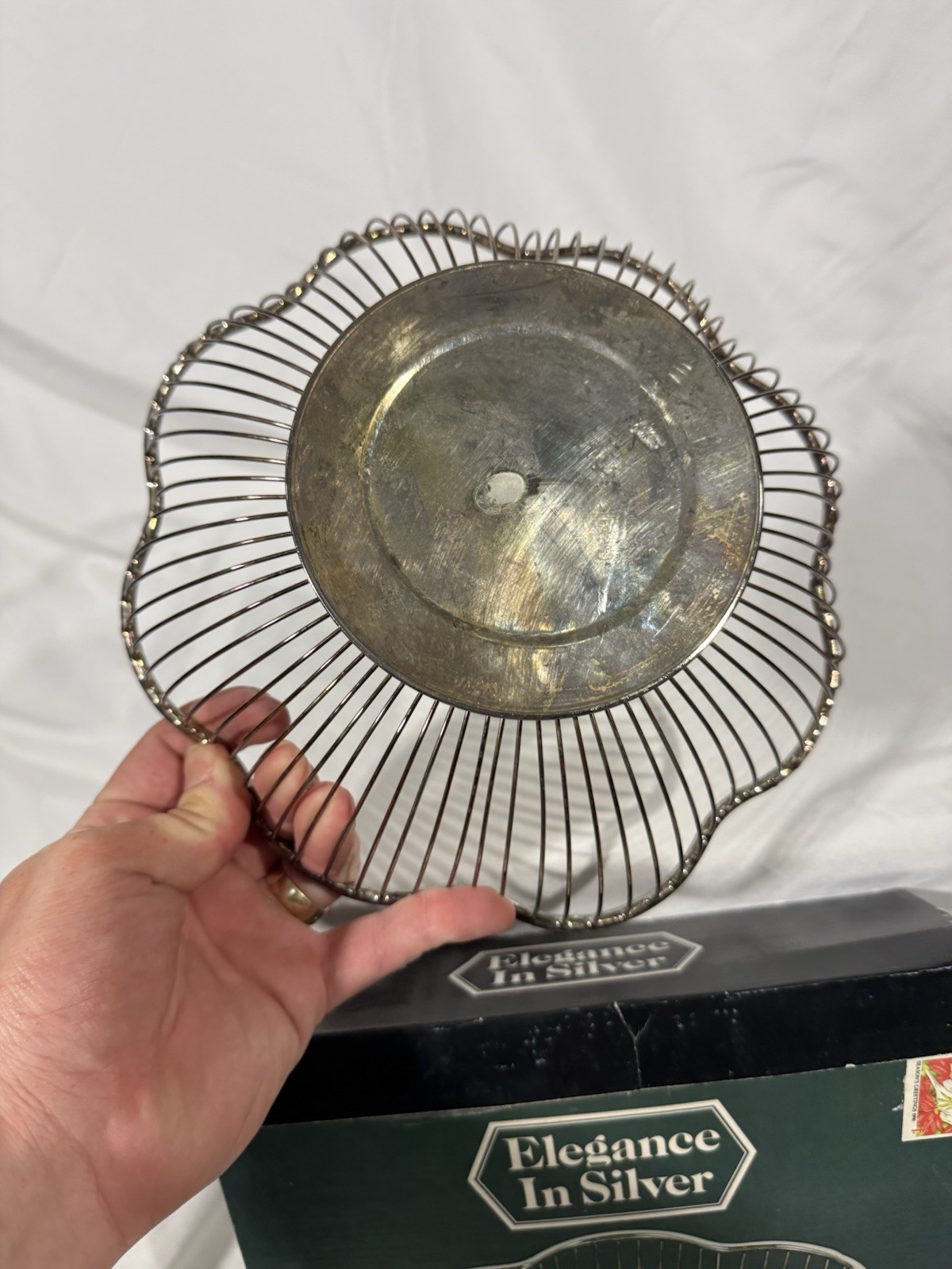 Davco Elegant Silver Plated Wavy Octagonal Wire Fruit Basket 9 ½ inch New in Box