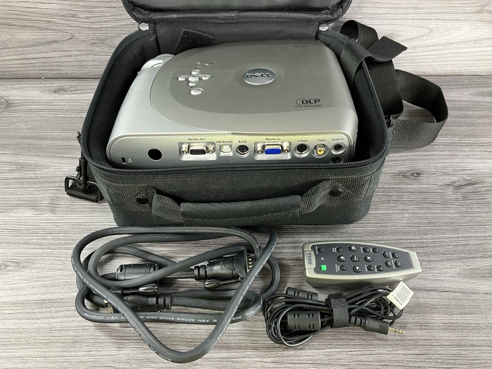 Dell 1201MP DLP Desktop Projector W/ Dell Original Case + Remote