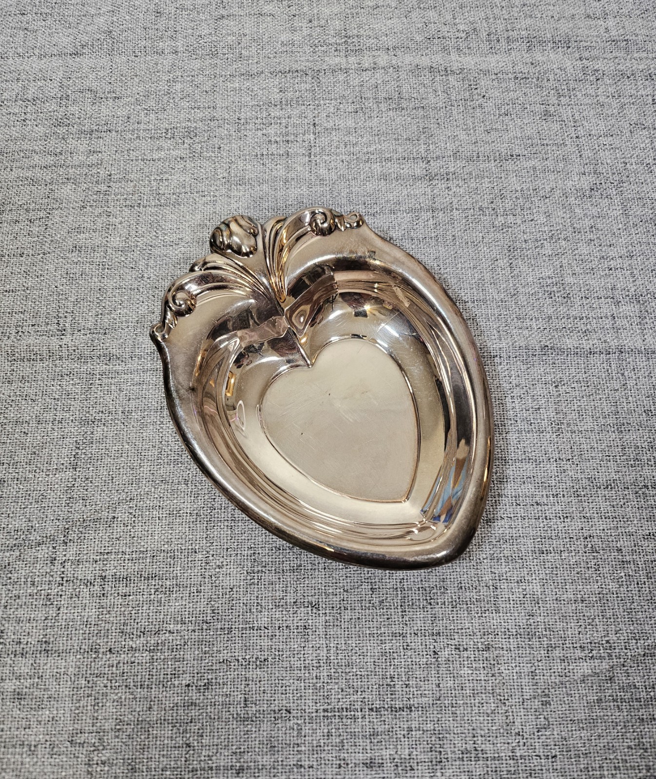 Vintage Wallace Baroque 727 Silverplate Heart Candy Trinket Dish As Is
