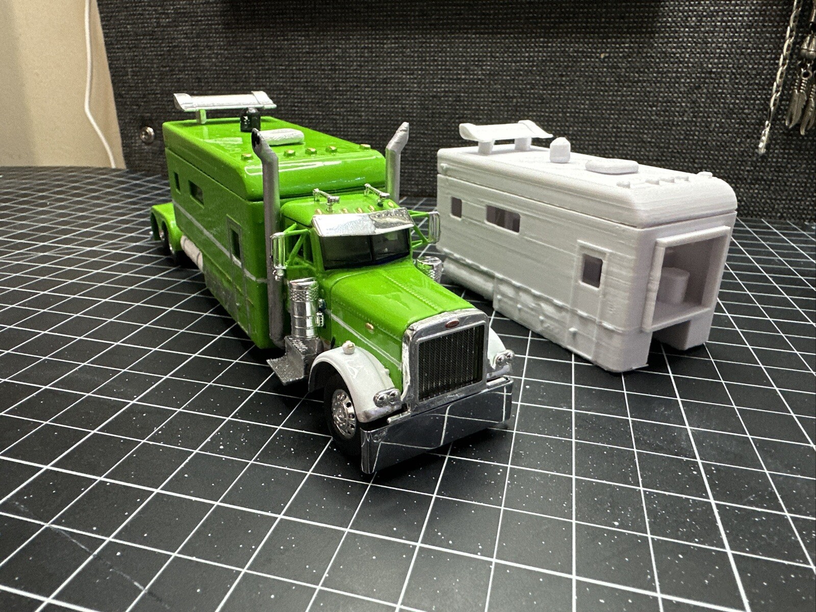 1/64 DCP TRUCK PARTS RV STYLE LONG AND HIGH RISE SLEEPER W/ Extra Detail Parts 