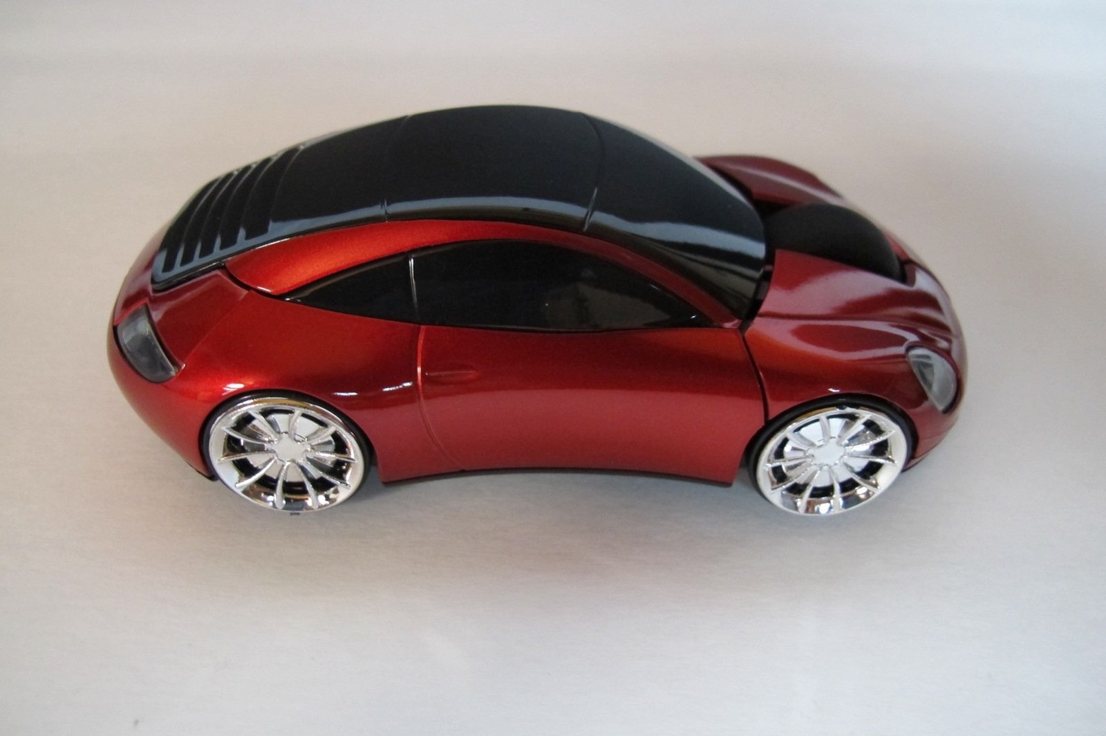 MOJO Porsche Car Optical Wireless Silent Mouse (Red) Red