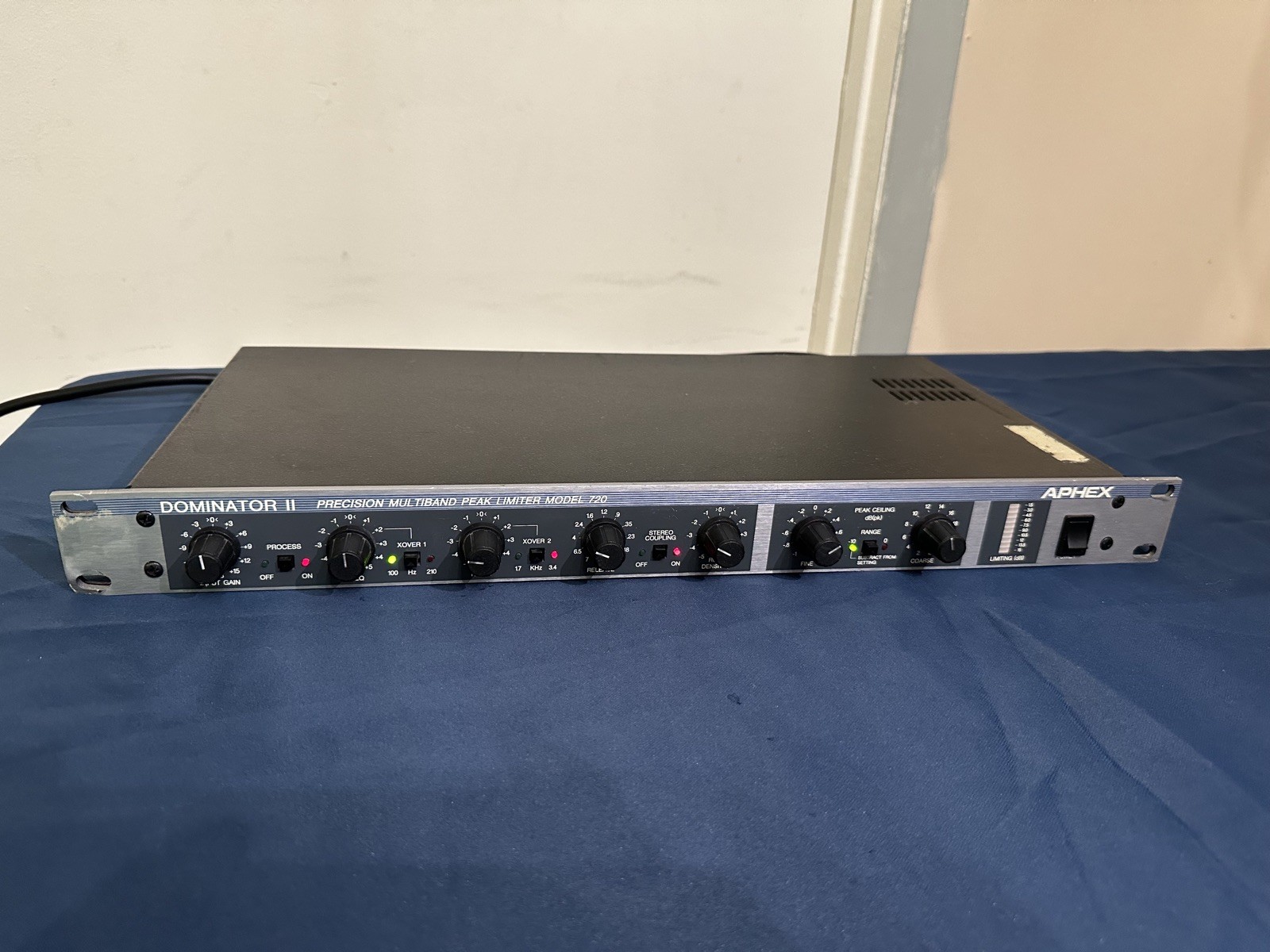 Aphex Model 720 Dominator ll Precision Multiband Peak Limiter Working