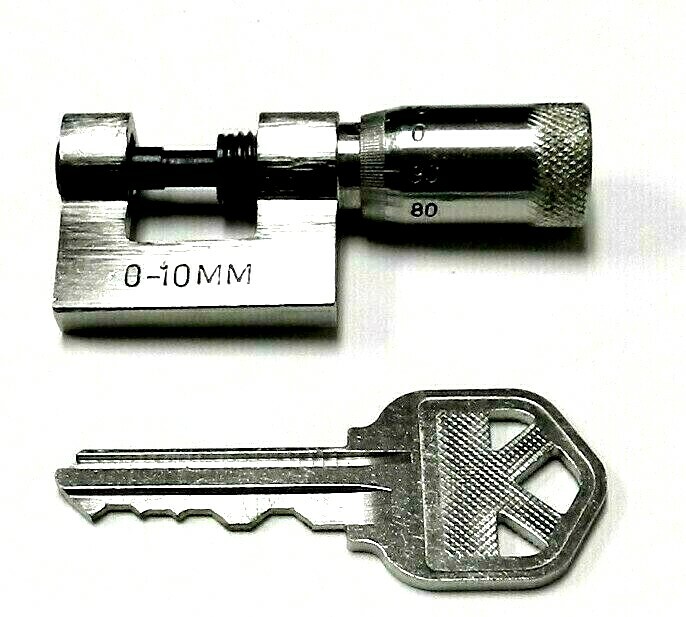 Mini Micrometer 10mm Small Micrometer Pocket Size Metric 0-10mm x 0.01mm