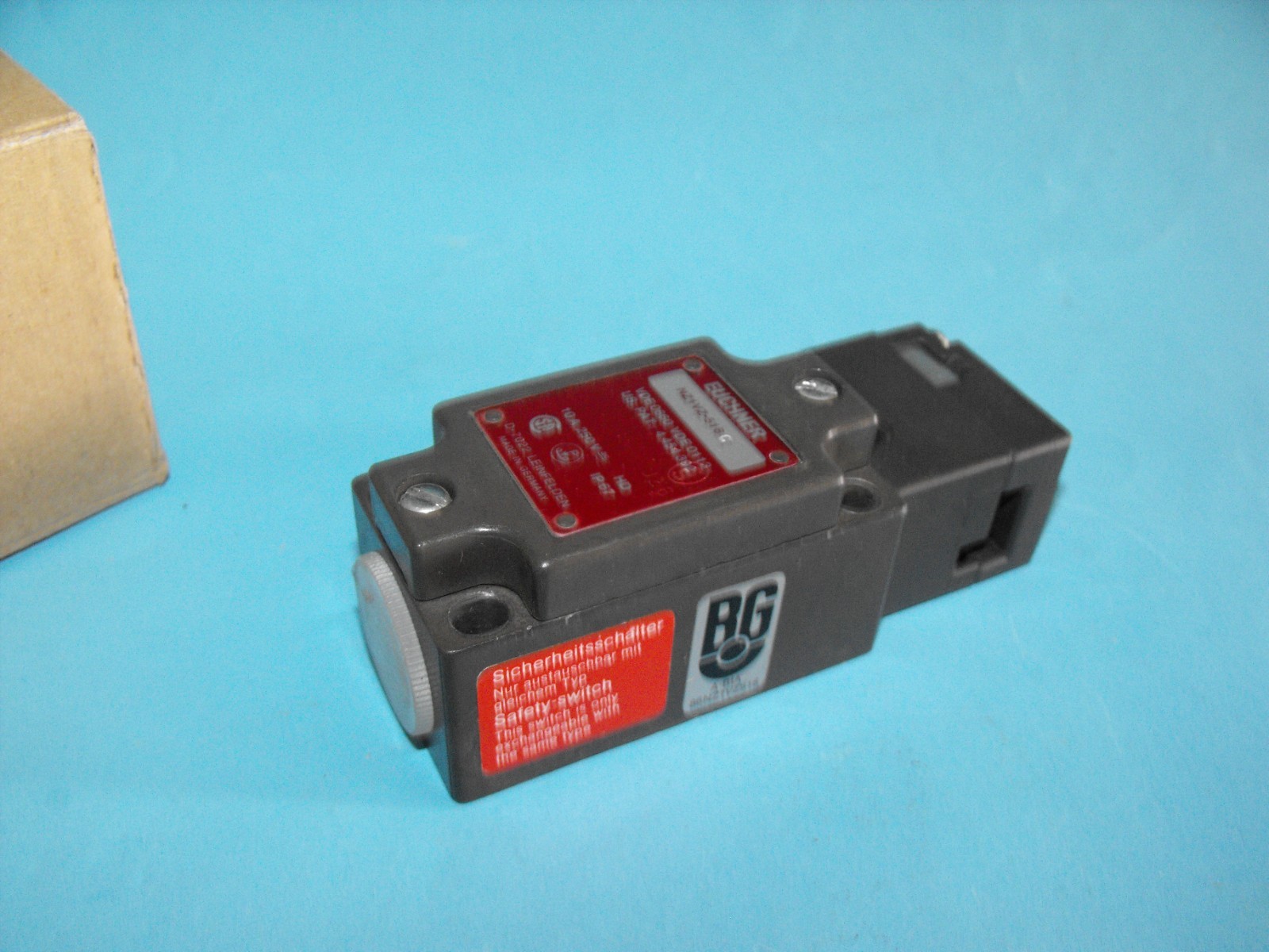 Euchner NZ1VZ-518 C.10A 250VAC Safety Switch.NEW