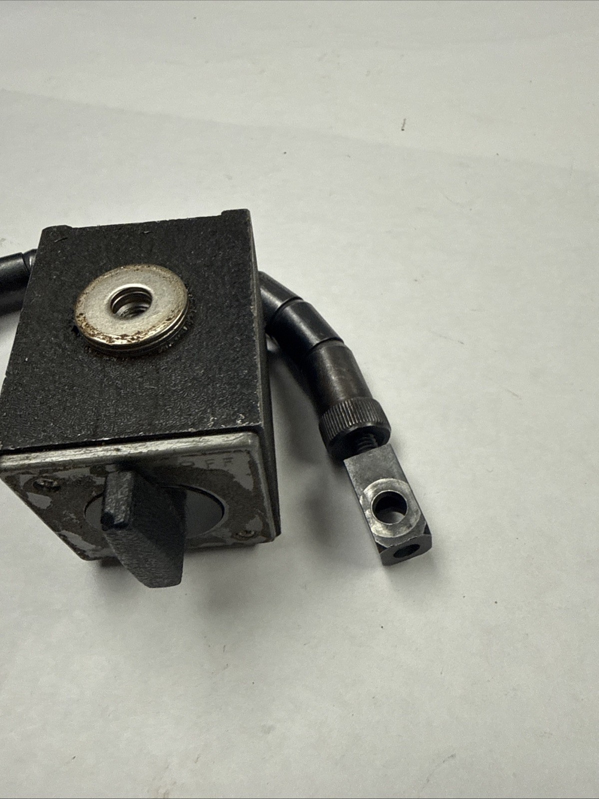 12" FLEXABLE ARM MAGNETIC BASE