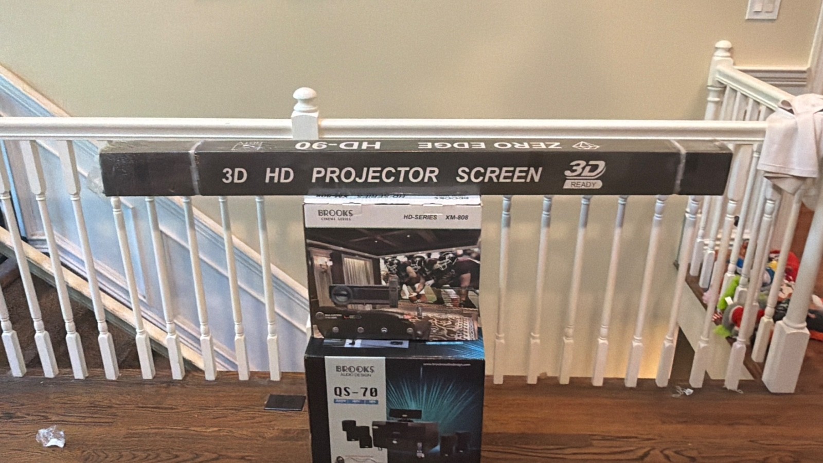 Brooks Cinema Series HD-Series XM-808. 4K Movie Projector, 50-250"