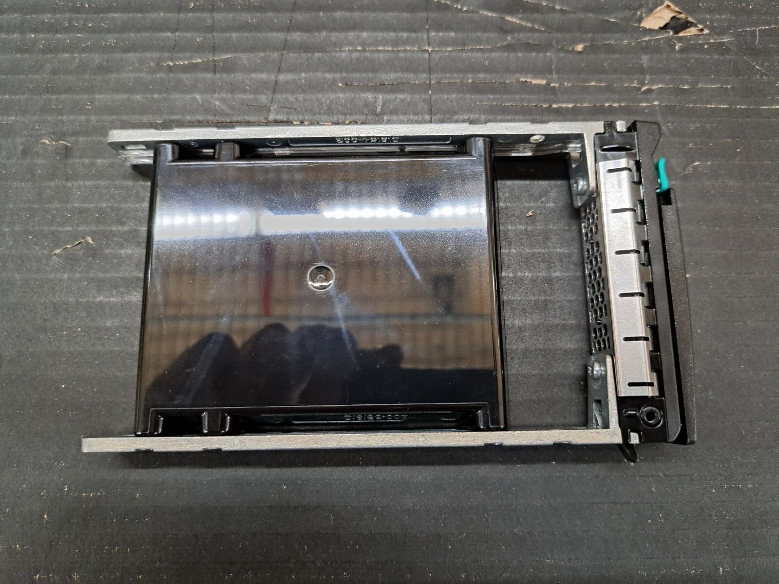 New, Intel, FXX25HSCAR, 2.5" DRIVE CARRIER HOT SWAP