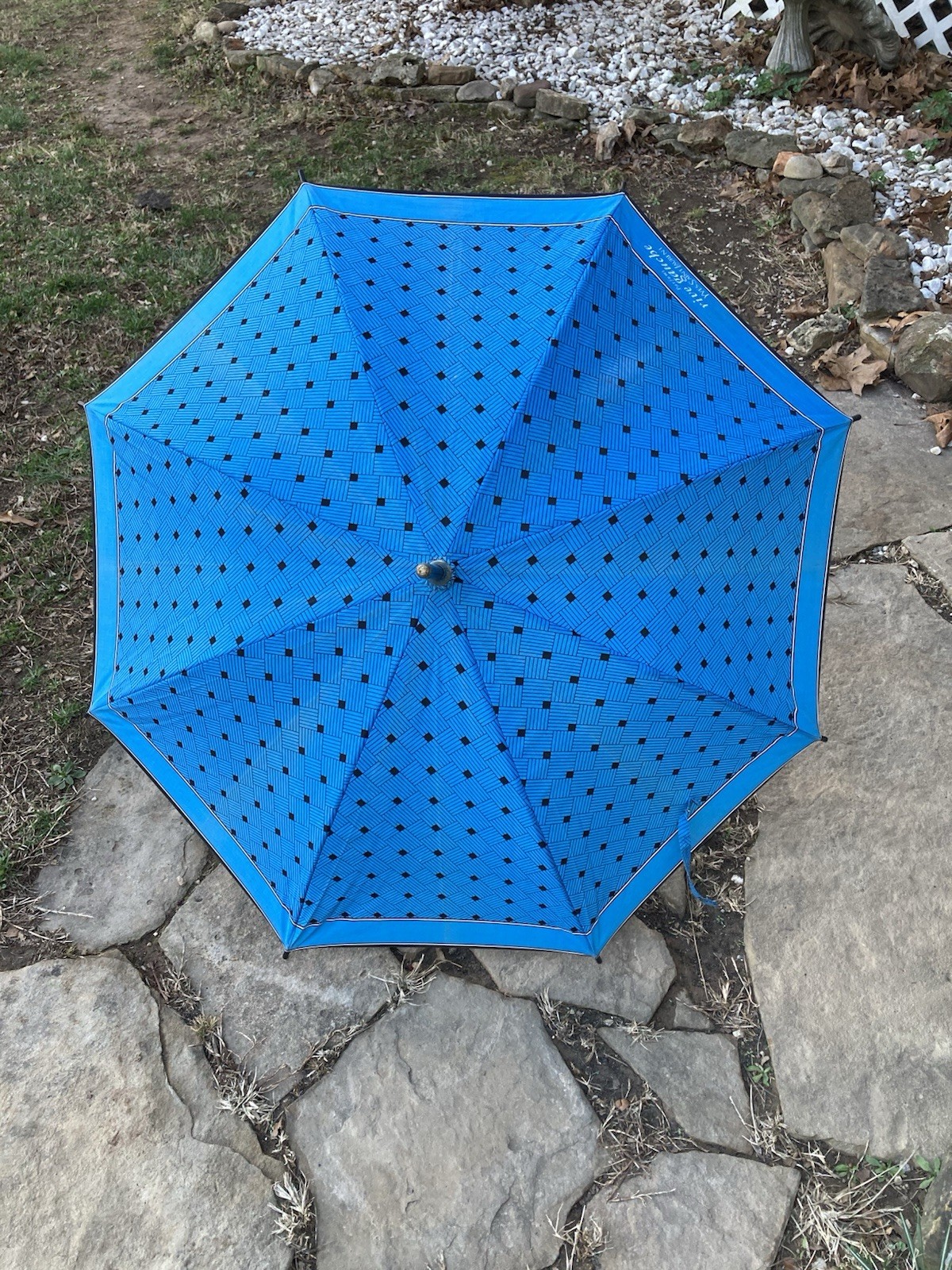Rare -YSL Yves Saint Laurent Vintage 70s or 80s Logo Umbrella