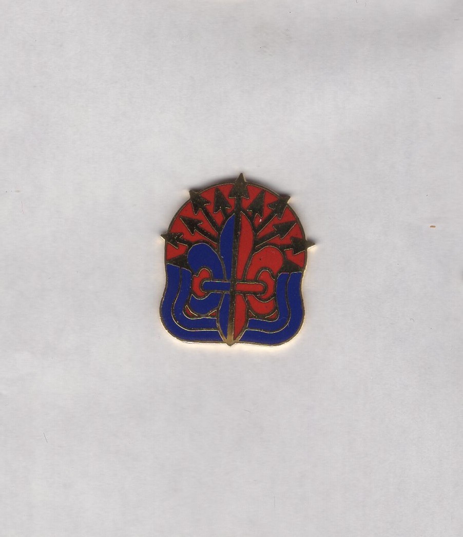 US Army 115th Field Artillery FA crest DUI clutchback c/b badge G-23