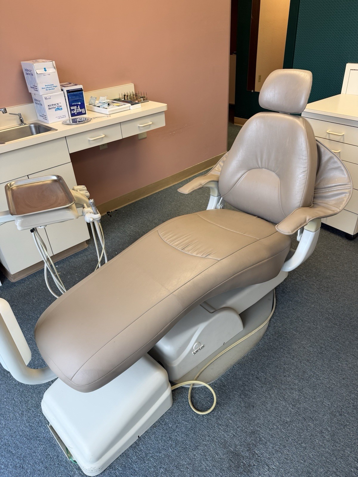 2011 Marus DC 1690 Dental Patient Exam Chair w/ Delivery Station -115 Volt