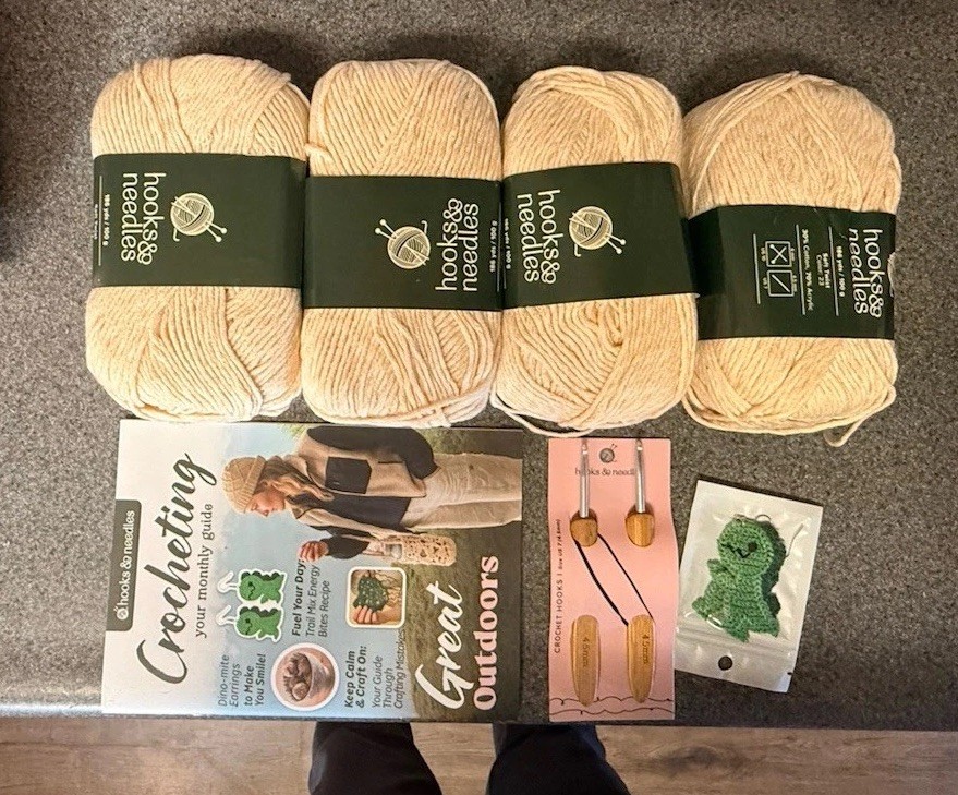 New Hooks & Needles Crochet Kit – Yarn, Hooks, Guide & T-Rex Earrings Craft Set