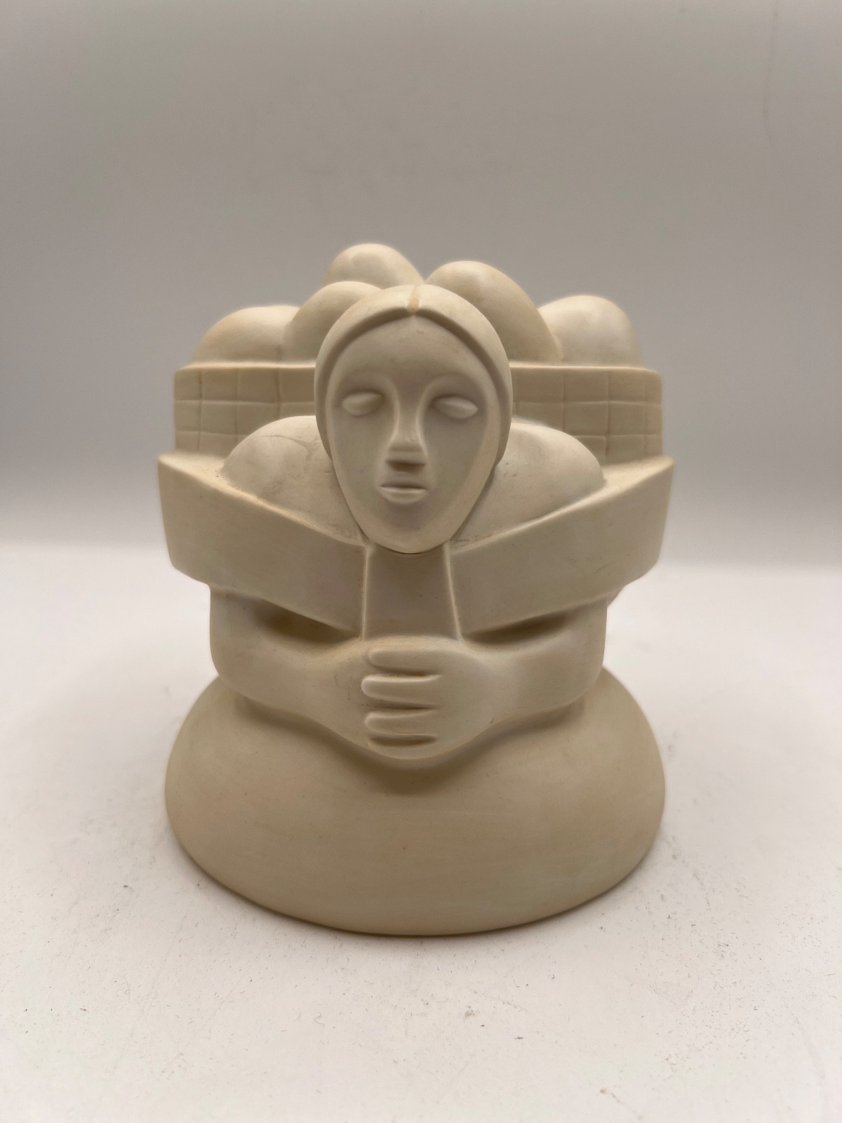 Villeroy & Boch South American inspiration Sculpture Woman with basket