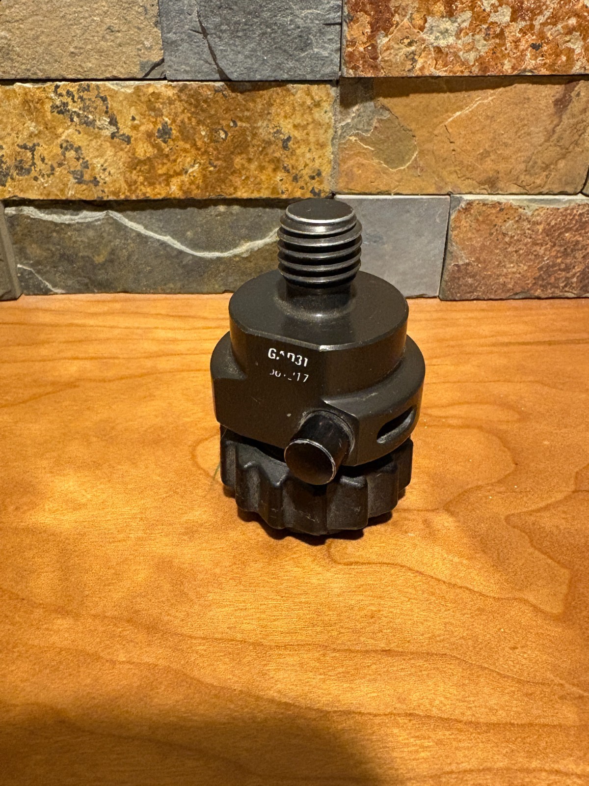 Leica GAD31 screw-to-stub adapter