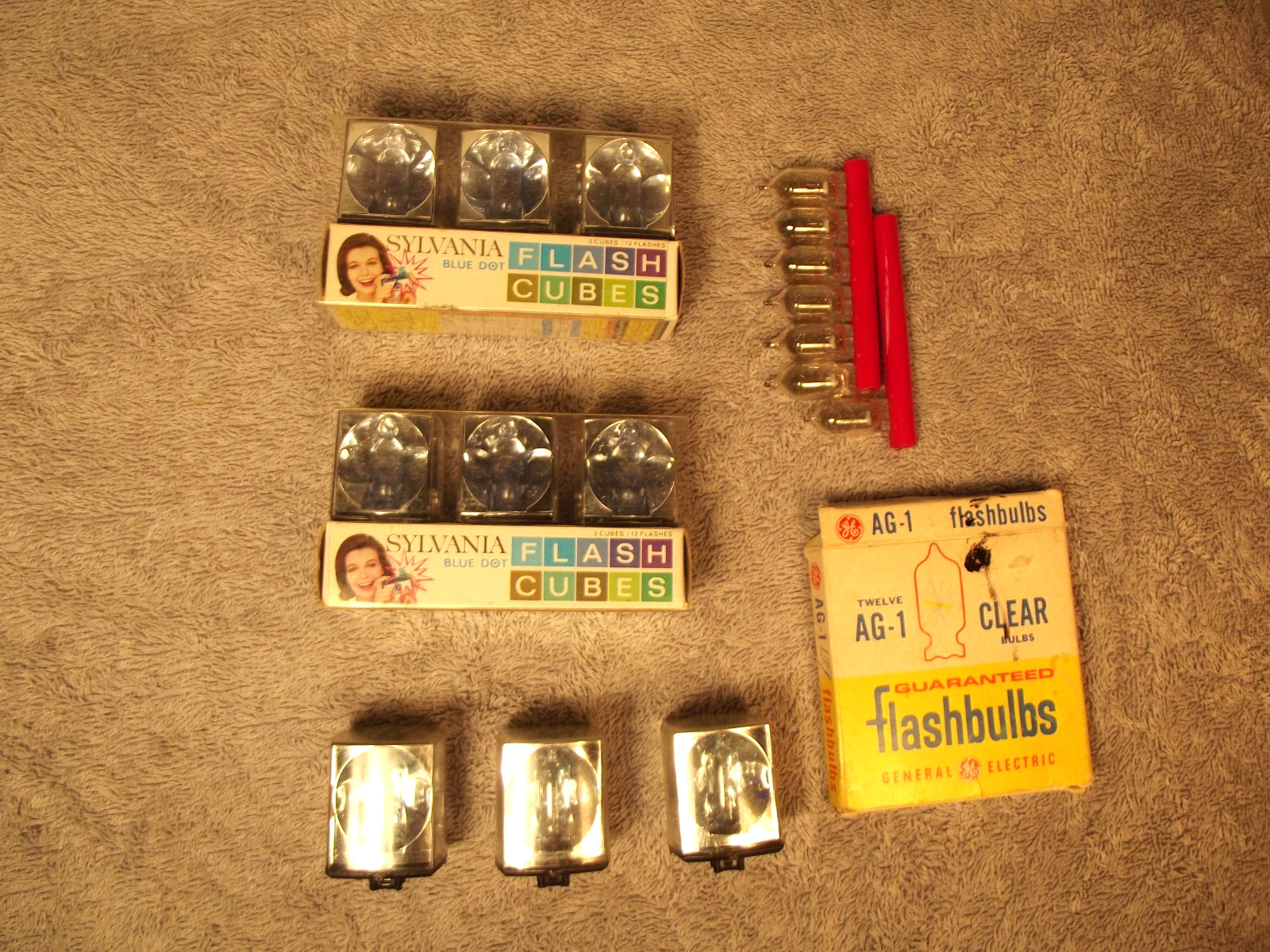 Sylvania Flash Blue Dot MAGICUBES & Flashcubes/ GE AG-1 Lot