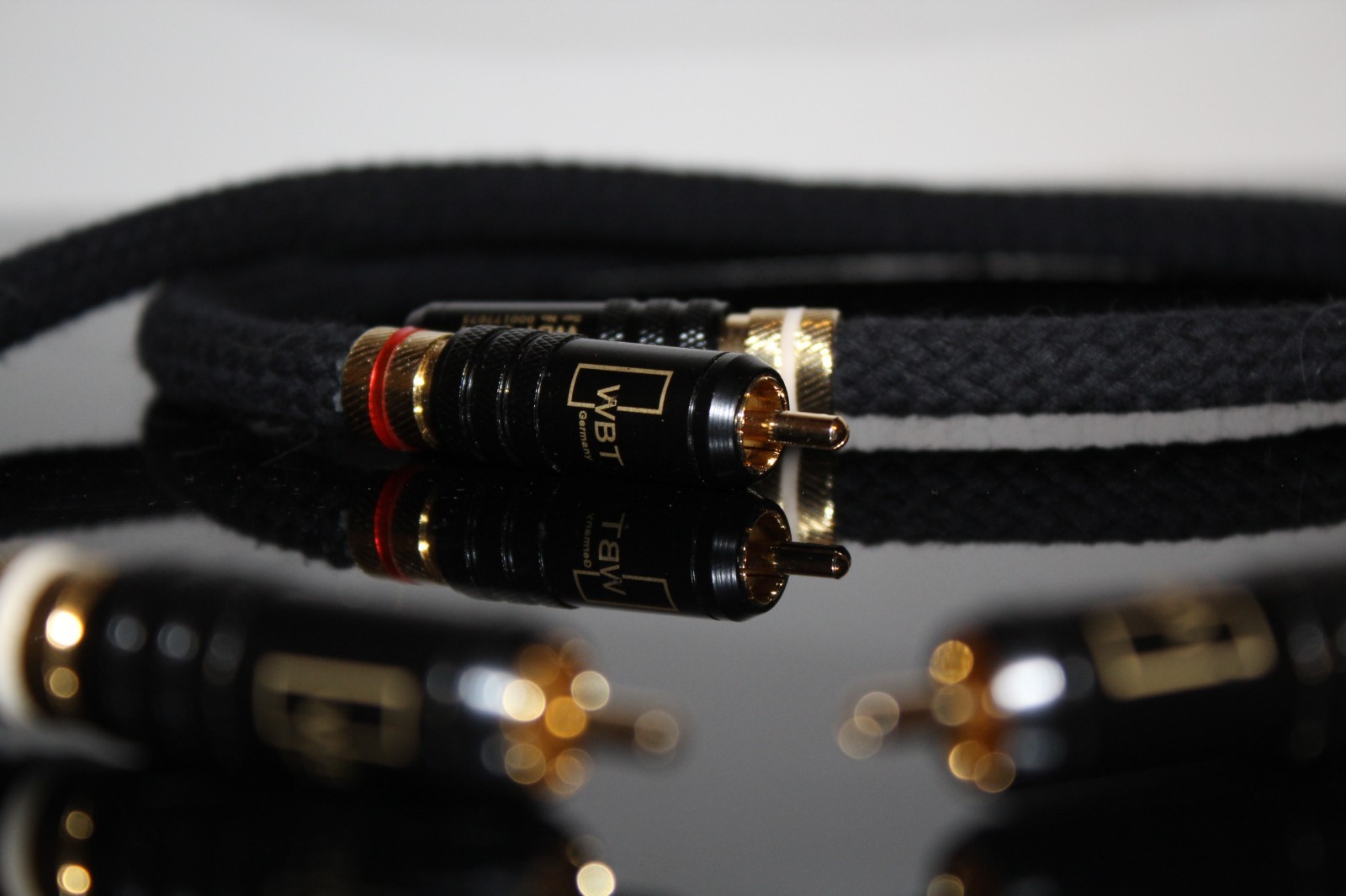 Rca cable Neotech up-occ 7N copper solid core -Wbt connectors