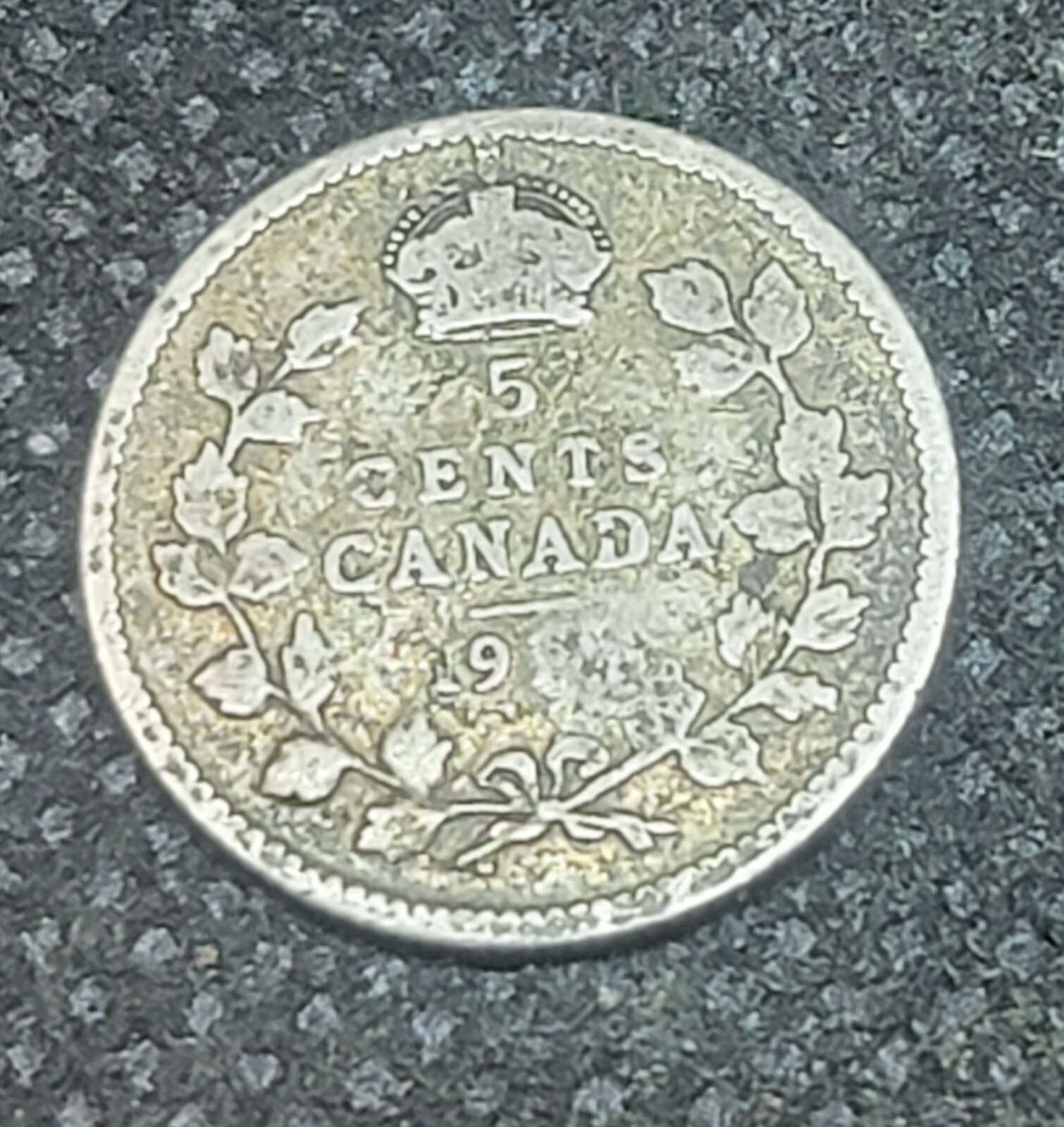 19?? GREESE FILLED ERROR CANADA 5¢ SILVER COIN L1043