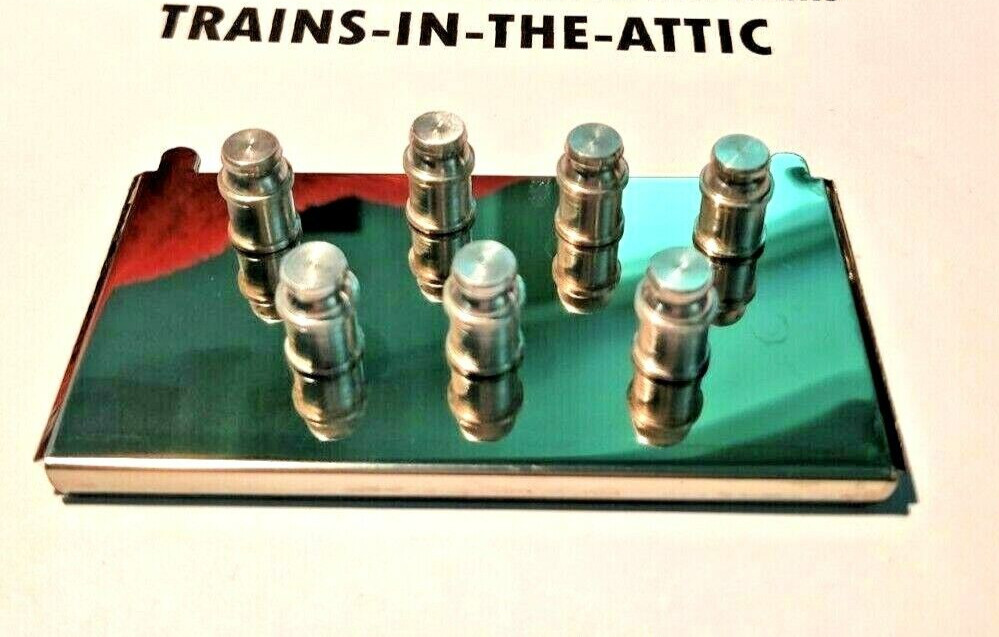LIONEL 3472-70 MILK CANS & 3462P PLATFORM & 7EA MAGNETIC CANS POSTWAR USA MADE