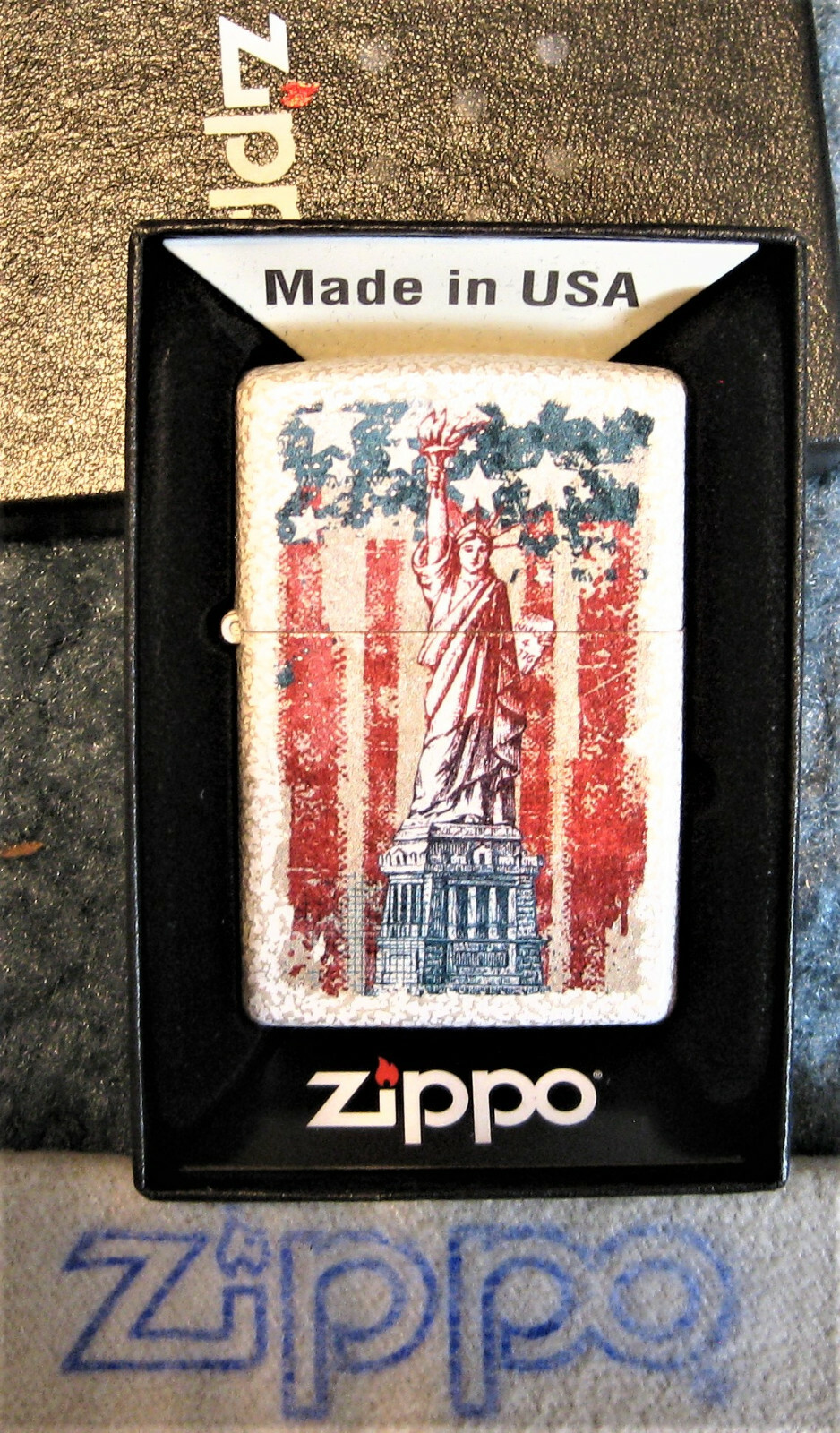 ZIPPO  STATUE OF LIBERTY Lighter COLOR IMAGE Mint in Box  49782 STARS & STRIPES