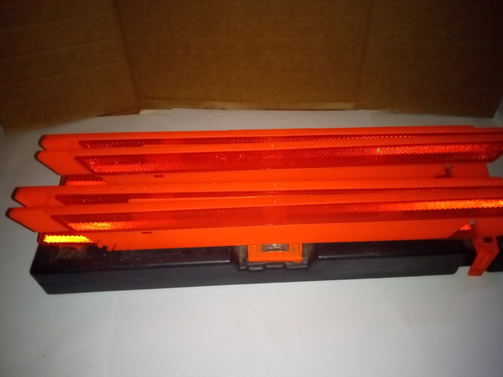 Fleetrite Trikit Heavy-duty Roadside Warning Triangle Flare Kit With Box