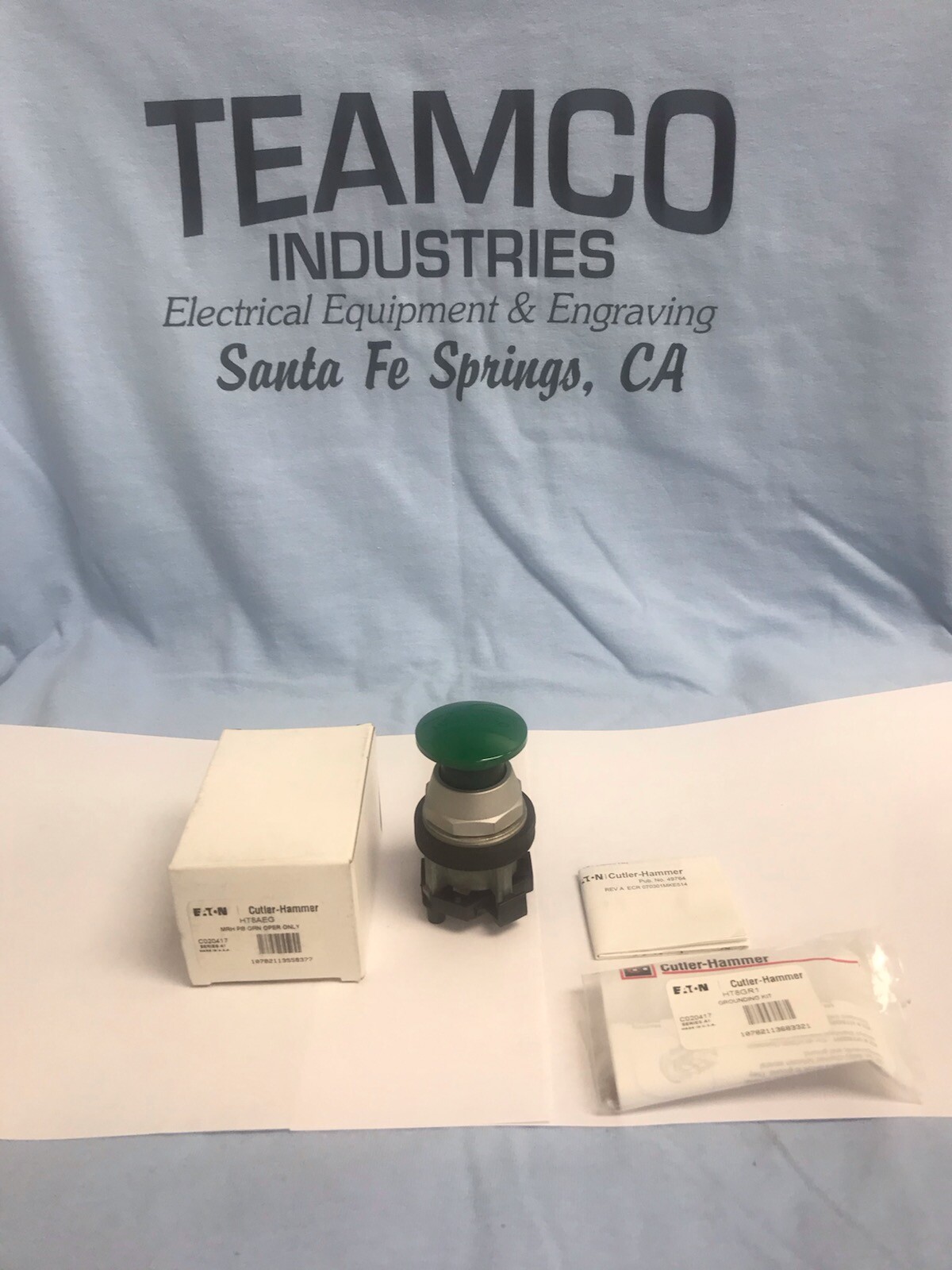 Cutler-Hammer HT8AEG MUSHROOM Pushbutton Green  NEW