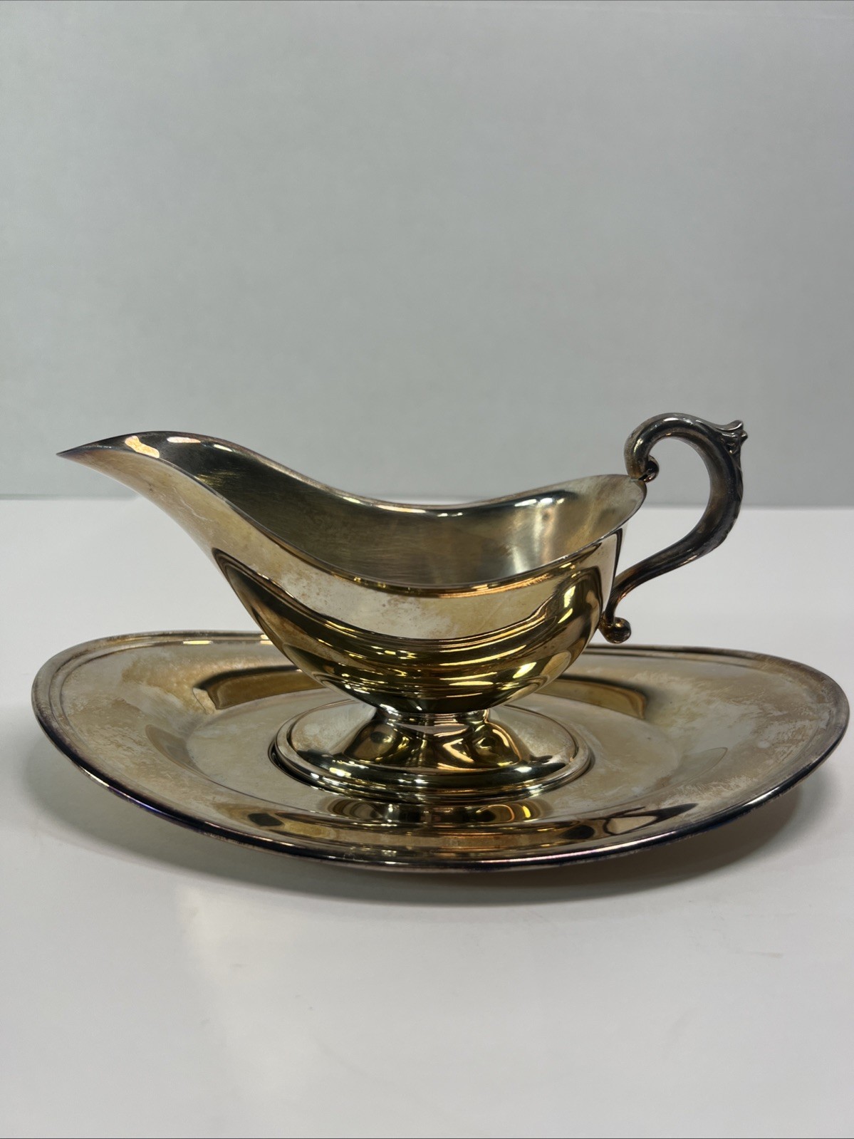 Vintage KENT Silversmiths Silver Plated Gravy Boat With Underplate Tray
