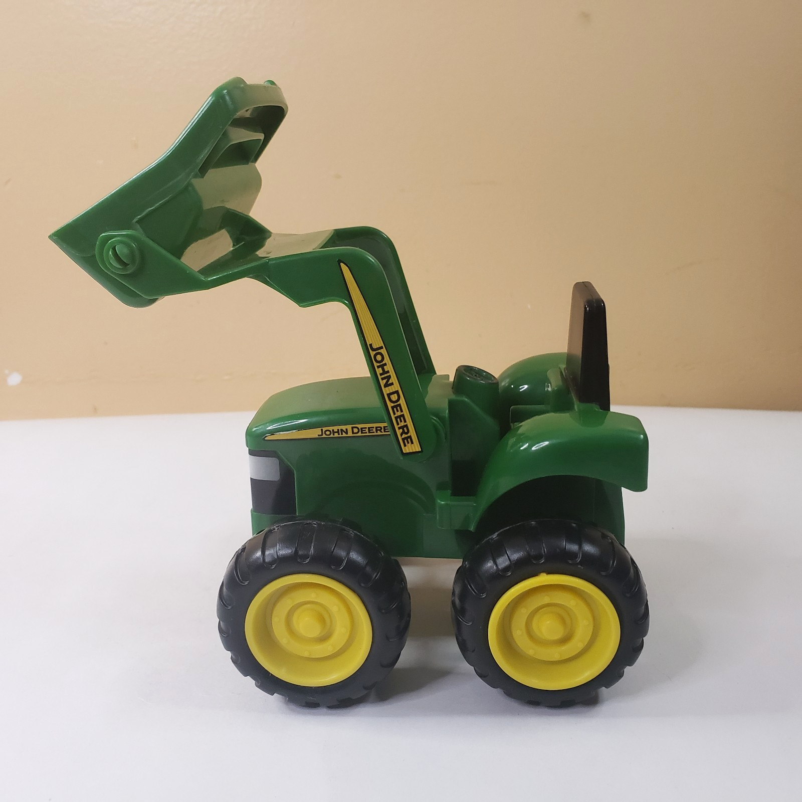 Ertl John Deere Tractor with Loader Plastic Licensed Vietnam-Made Farm Toy Model