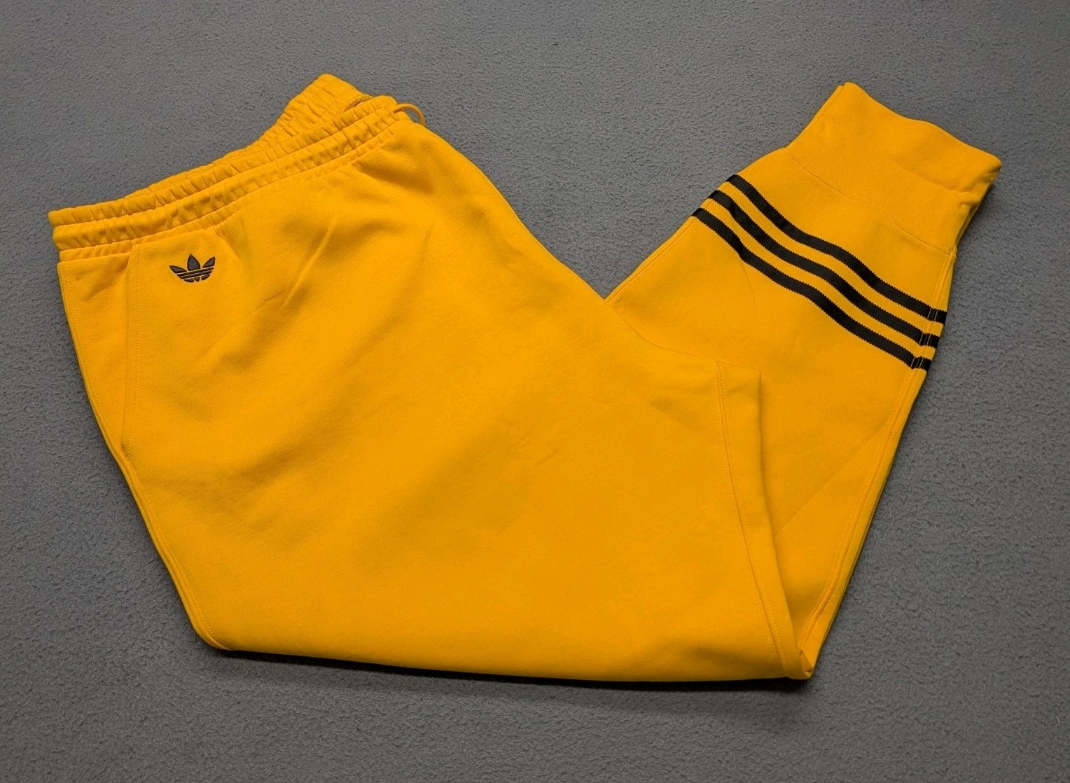 Adidas Original Adicolor Neuclassics Sweatpants Joggers Men's Size 4XL Gold