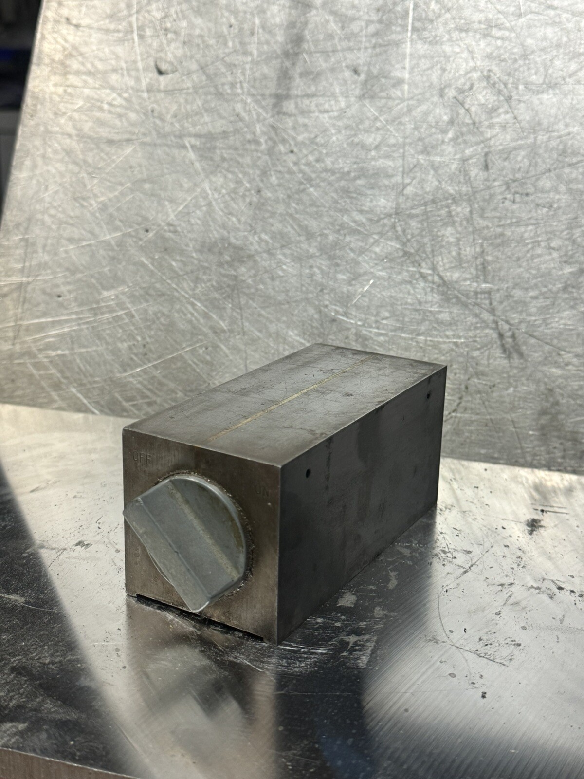 MAGNETIC BLOCK CHUCK STANDARD POLE RECTANGULAR PERMANENT MAGNETIC BROWN & SHARPE
