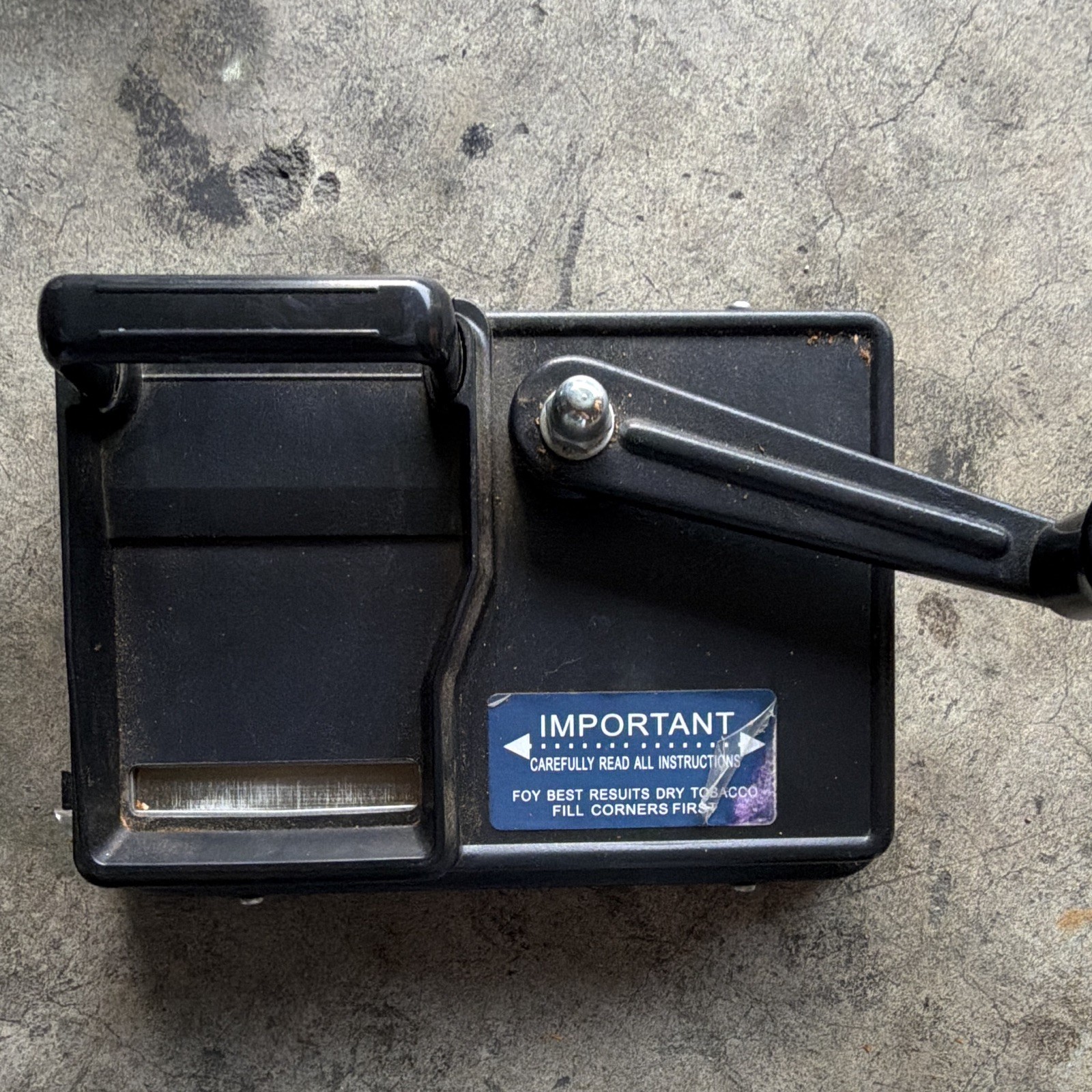 Manual Tobacco Cigarette Rolling Machine Maker w/ Hand Crank Roller, Black