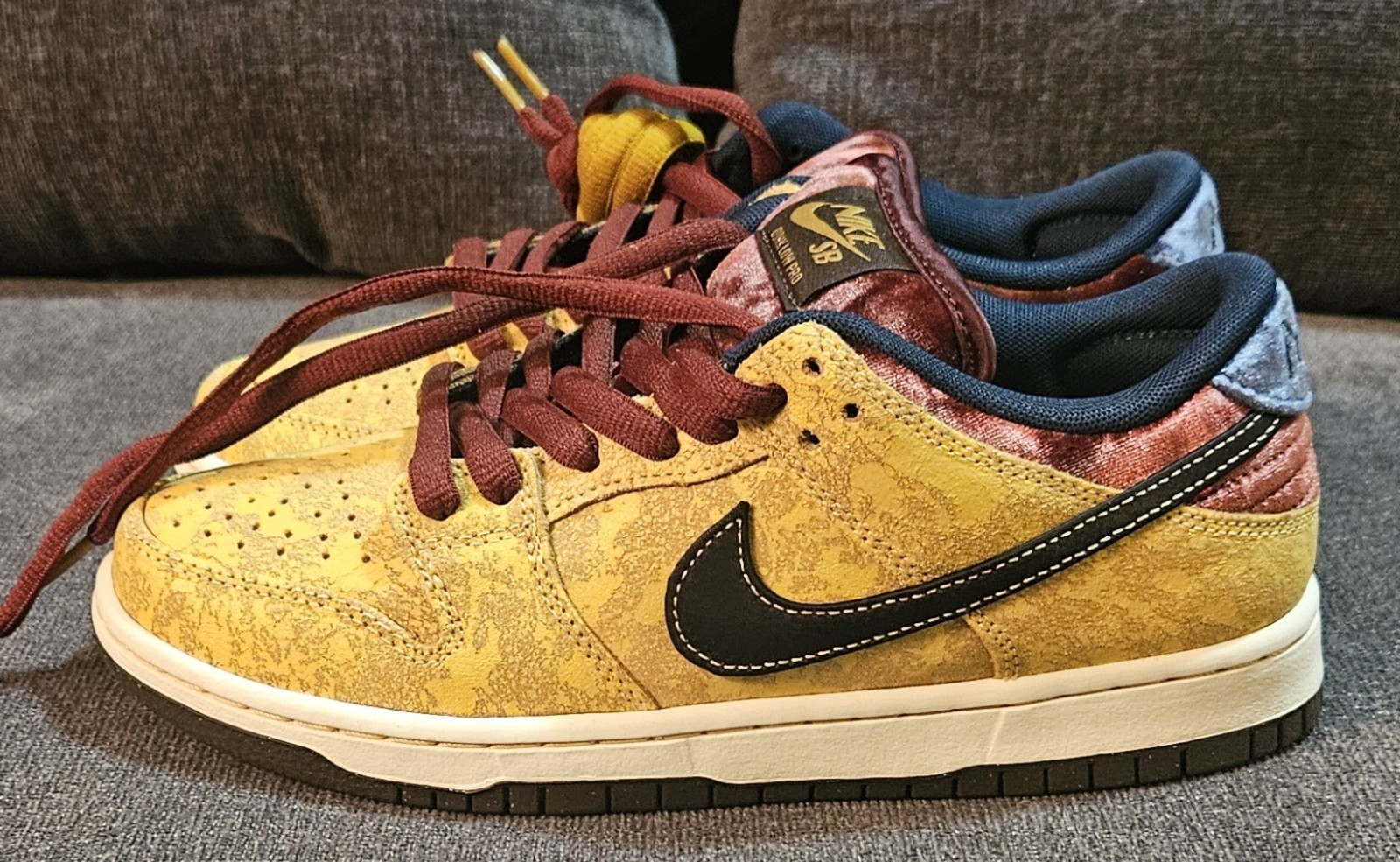 Nike SB Dunk Low Pro City of Cinema Celestial Gold FZ1278-200 Size 6Men 7.5Women