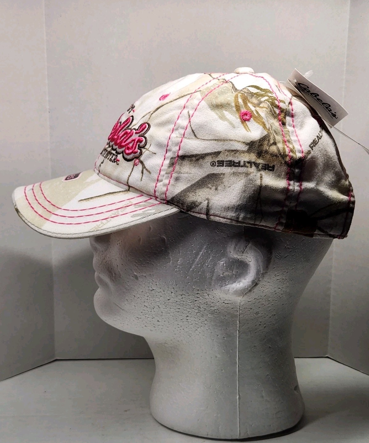 Cabela's Realtree APS Women's Strap Back Hunting Cap ~ NEW WITH TAGS