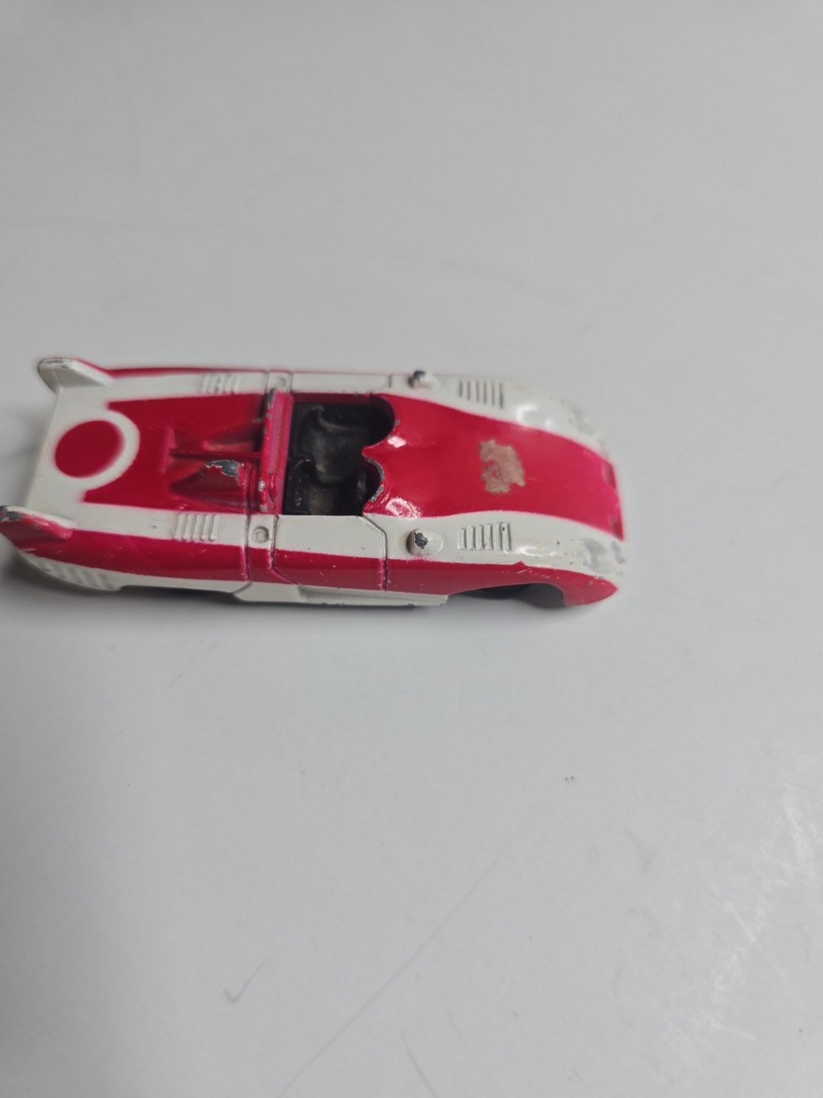 1/64 TOMICA NO. 105 MAZDA SIGMA MC74 - WEARING
