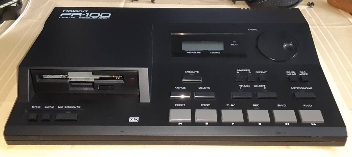 ROLAND PR-100 DIGITAL MIDI SEQUENCER