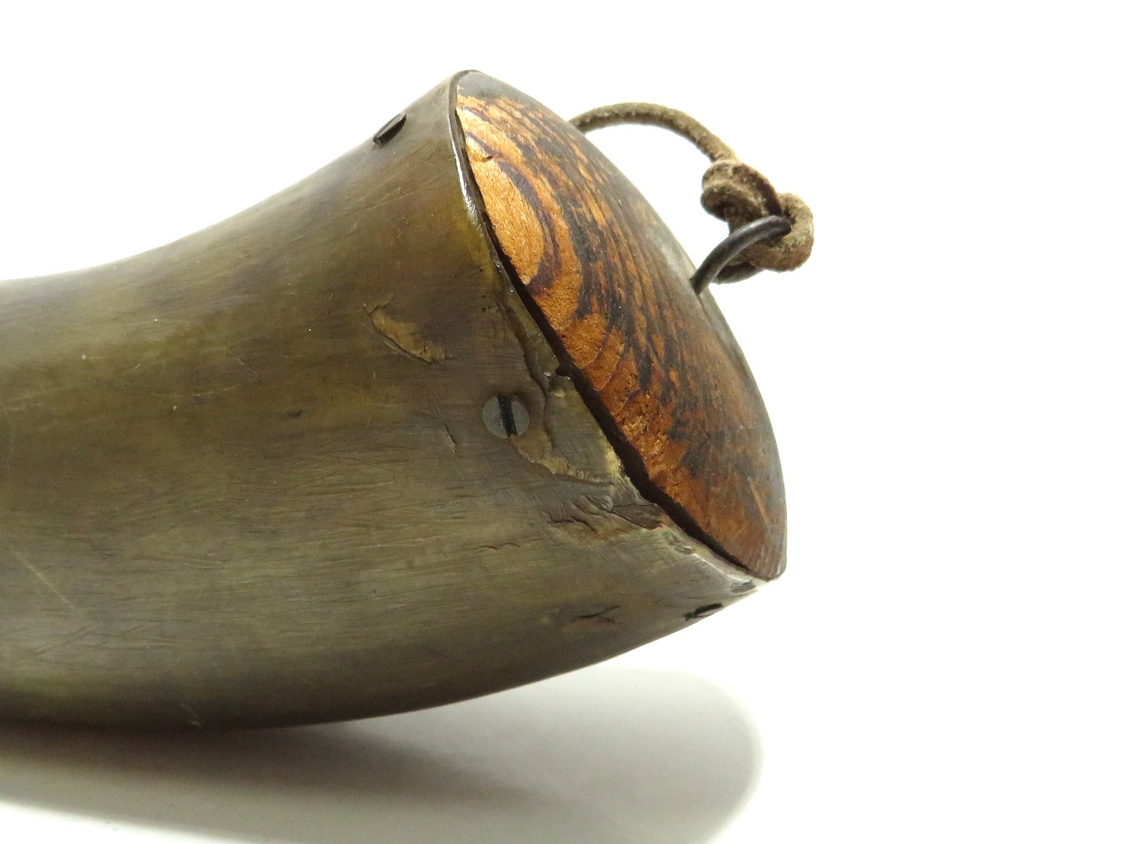 ANTIQUE POWDER HORN - EXCELLENT CONDITION**