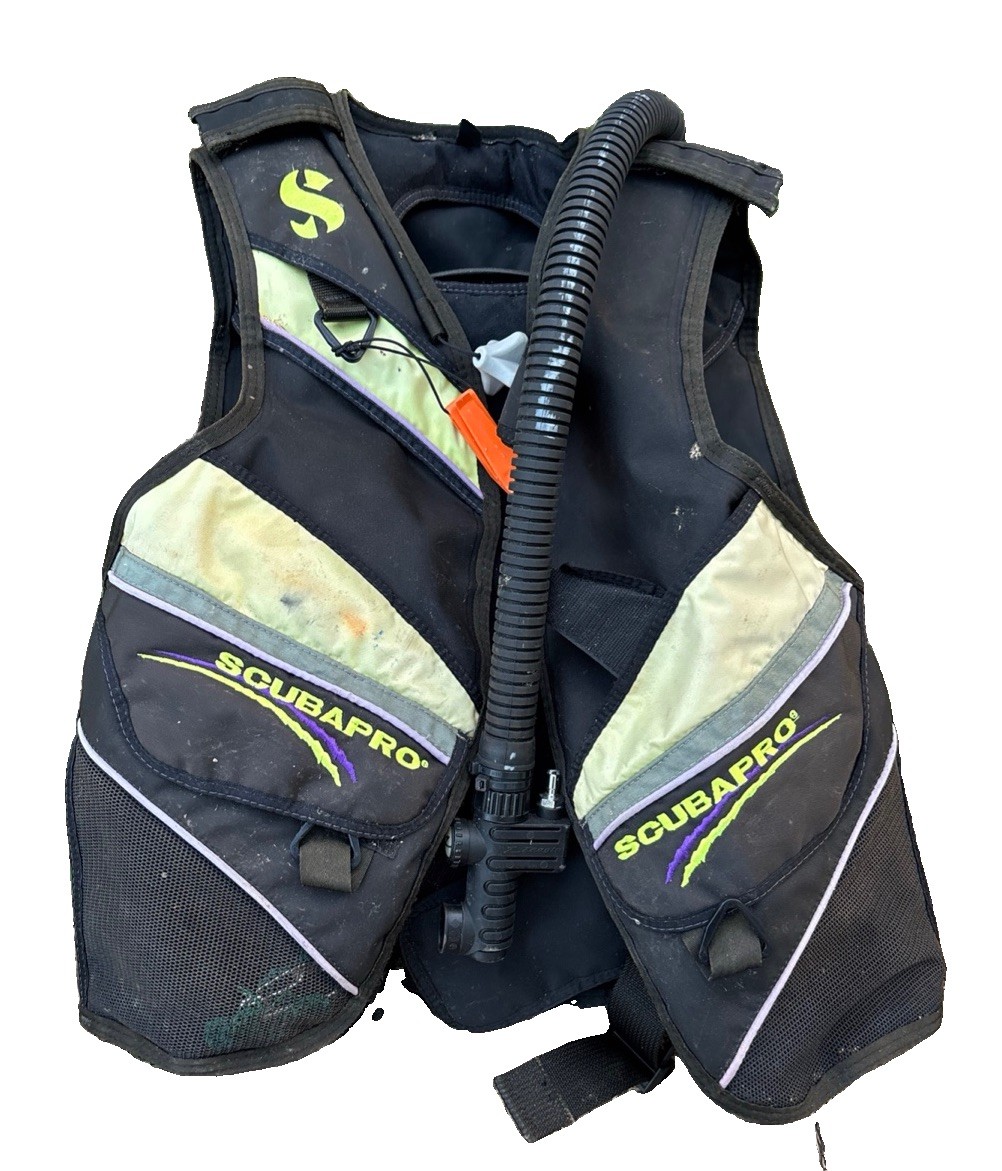 Scubapro Medium Scuba Diving Buoyancy Stabilizing Adjustable Regulator Vest