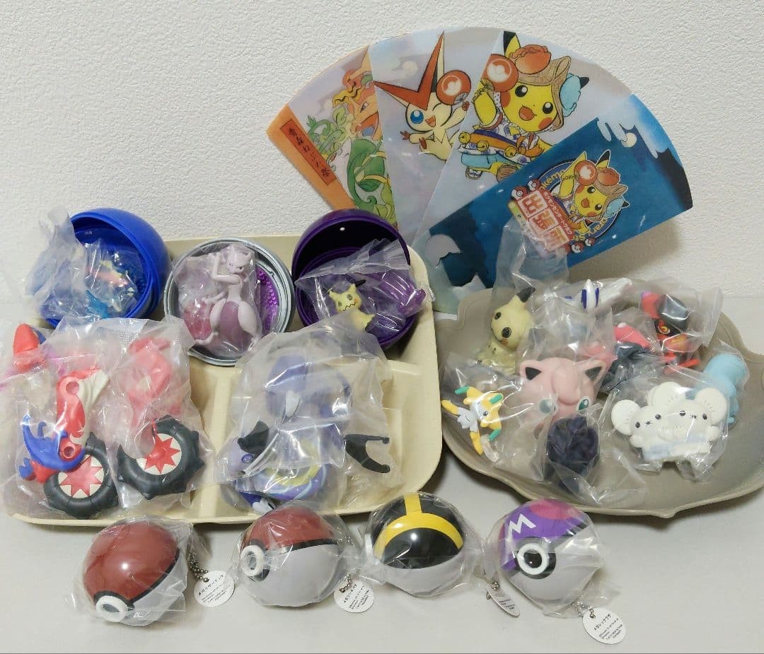 Pokemon Gacha Capsule Figure Mascot Light Set Collectible 15+