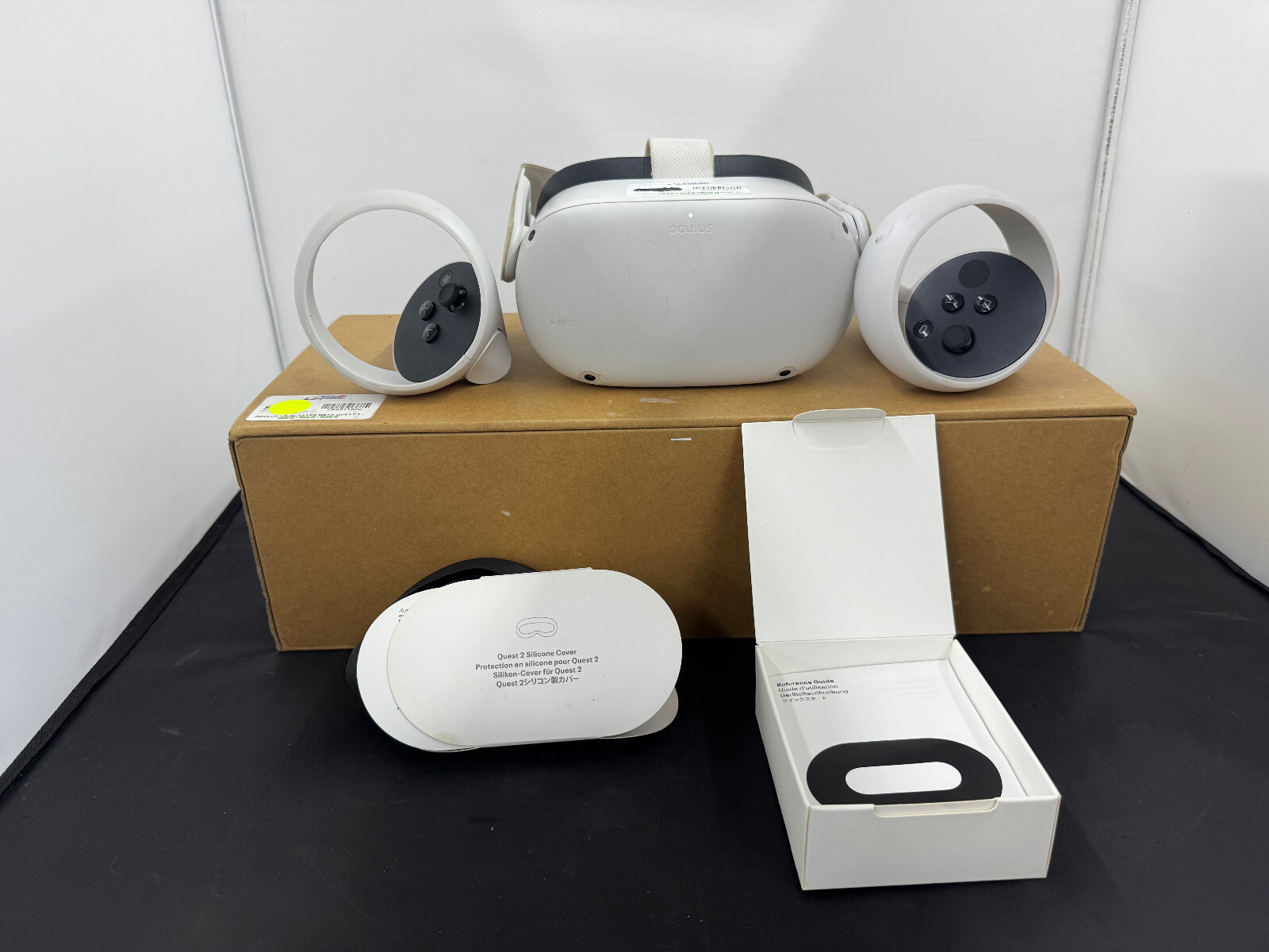 Meta Oculus Quest 2 VR Headset w/ Controllers (PARTS ONLY)