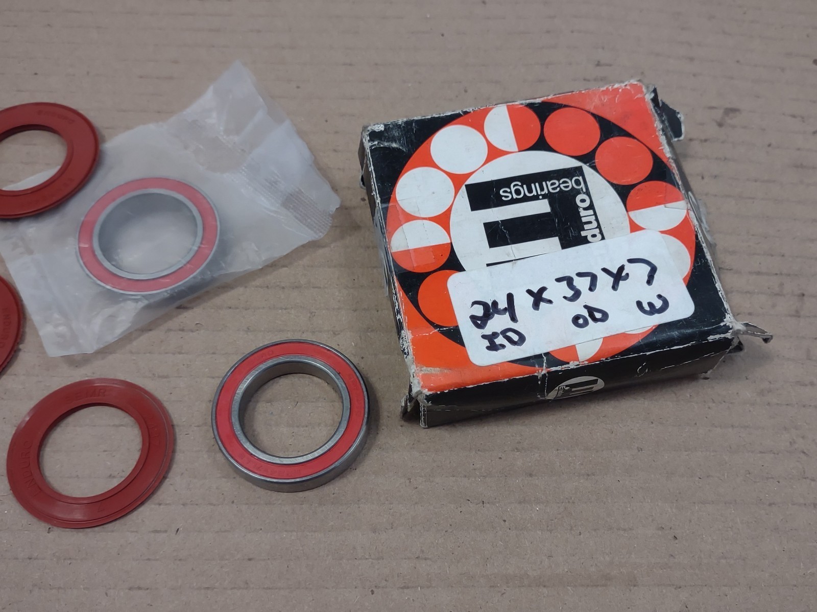 Vintage Bike Enduro Bottom Bracket Ceramic Bearings 24 mm x 37 mm NOS